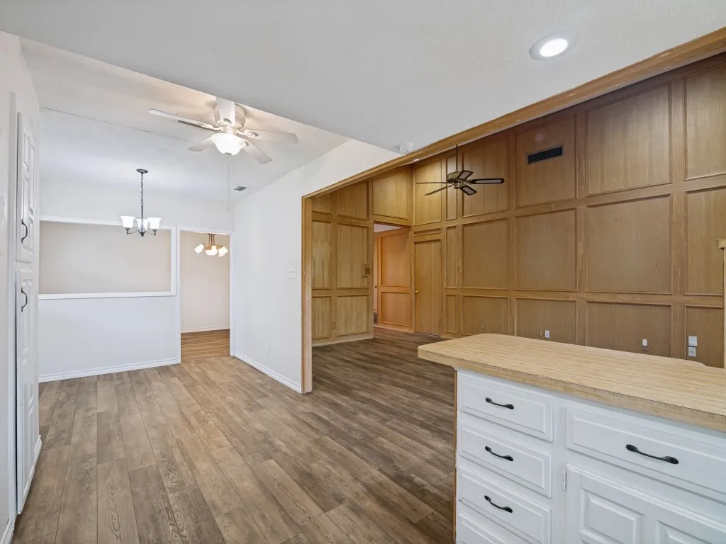 Single Family Residence For Sale in Dallas County , 4504 Palos Verdes Drive, Mesquite, Texas 75150, 4 Bedroom, 2 Bathroom, 2 Garage spaces, 1,897 Sqft, built in 1974, mls#21295216, Real Estate Agent in Mesquite, Homes For Sale in Dallas county, Homes For Sale in Mesquite, Realtor in Mesquite Texas, Real Estate Brokerage Independent Realty Texas, Luminita Cordes Realtor