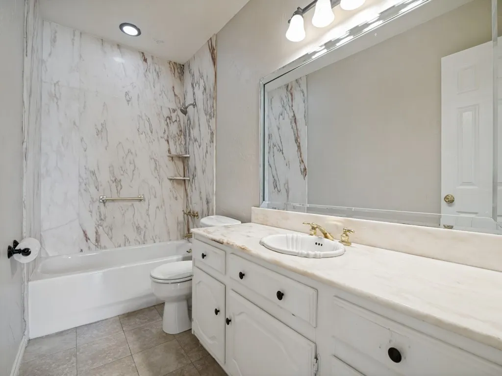 Single Family Residence For Sale in Dallas County , 4504 Palos Verdes Drive, Mesquite, Texas 75150, 4 Bedroom, 2 Bathroom, 2 Garage spaces, 1,897 Sqft, built in 1974, mls#21295216, Real Estate Agent in Mesquite, Homes For Sale in Dallas county, Homes For Sale in Mesquite, Realtor in Mesquite Texas, Real Estate Brokerage Independent Realty Texas, Luminita Cordes Realtor