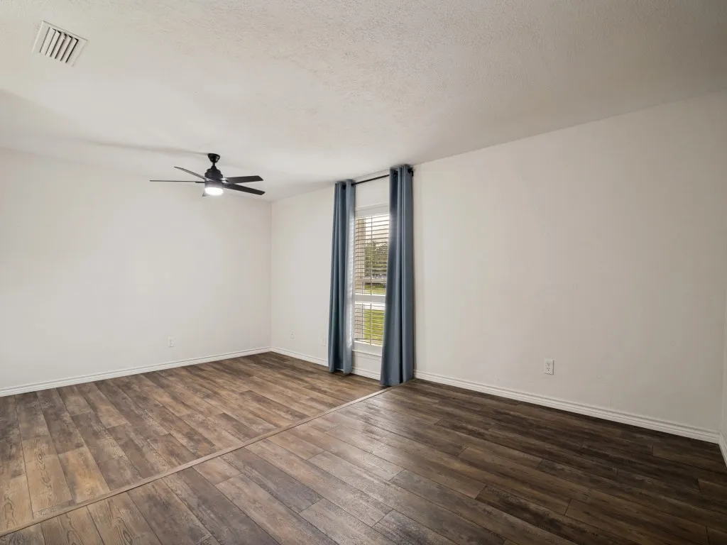 Single Family Residence For Sale in Dallas County , 4504 Palos Verdes Drive, Mesquite, Texas 75150, 4 Bedroom, 2 Bathroom, 2 Garage spaces, 1,897 Sqft, built in 1974, mls#21295216, Real Estate Agent in Mesquite, Homes For Sale in Dallas county, Homes For Sale in Mesquite, Realtor in Mesquite Texas, Real Estate Brokerage Independent Realty Texas, Luminita Cordes Realtor
