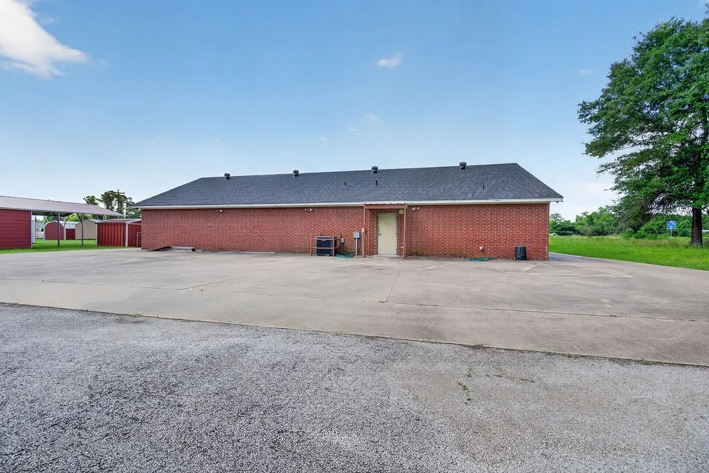 Office For Sale in Henderson County , 8351 County Road 3506 Hwy 155, Frankston, Texas 75763, 0, 0, Garage spaces, 0 Sqft, built in 2000, mls#21300198, Real Estate Agent in Frankston, Homes For Sale in Henderson county, Homes For Sale in Frankston, Realtor in Frankston Texas, Real Estate Brokerage Independent Realty Texas, Luminita Cordes Realtor