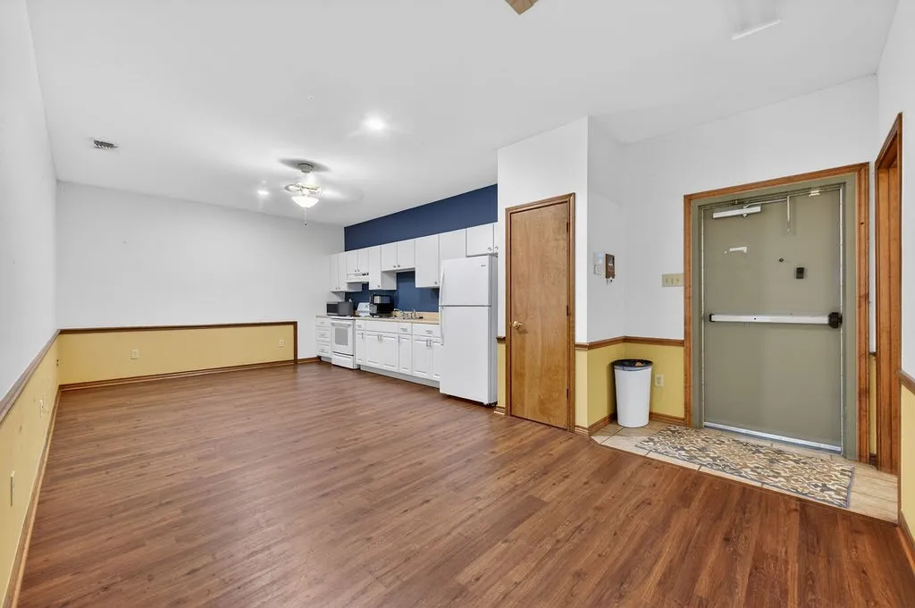 Office For Sale in Henderson County , 8351 County Road 3506 Hwy 155, Frankston, Texas 75763, 0, 0, Garage spaces, 0 Sqft, built in 2000, mls#21300198, Real Estate Agent in Frankston, Homes For Sale in Henderson county, Homes For Sale in Frankston, Realtor in Frankston Texas, Real Estate Brokerage Independent Realty Texas, Luminita Cordes Realtor