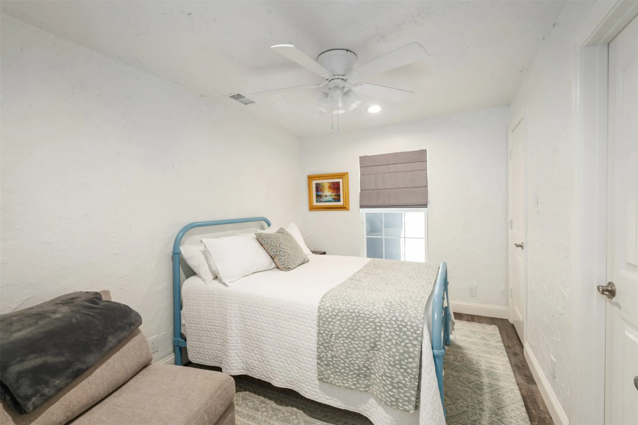 Single Family Residence For Sale in Henderson County , 1616 Mona Court, Tool, Texas 75143, 4 Bedroom, 4 Bathroom, 2 Garage spaces, 3,235 Sqft, built in 1972, mls#21298881, Real Estate Agent in Tool, Homes For Sale in Henderson county, Homes For Sale in Tool, Realtor in Tool Texas, Real Estate Brokerage Independent Realty Texas, Luminita Cordes Realtor
