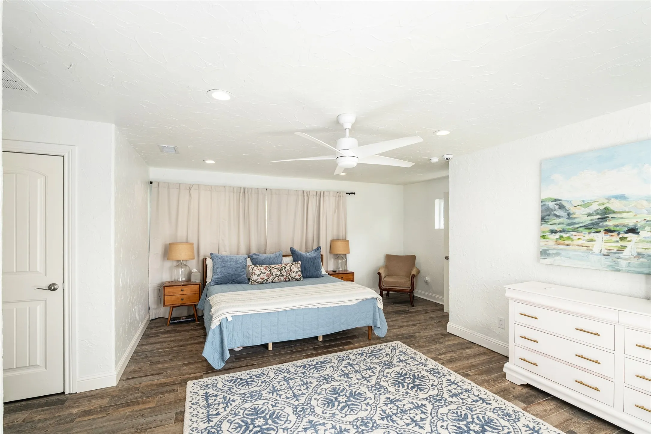 Single Family Residence For Sale in Henderson County , 1616 Mona Court, Tool, Texas 75143, 4 Bedroom, 4 Bathroom, 2 Garage spaces, 3,235 Sqft, built in 1972, mls#21298881, Real Estate Agent in Tool, Homes For Sale in Henderson county, Homes For Sale in Tool, Realtor in Tool Texas, Real Estate Brokerage Independent Realty Texas, Luminita Cordes Realtor