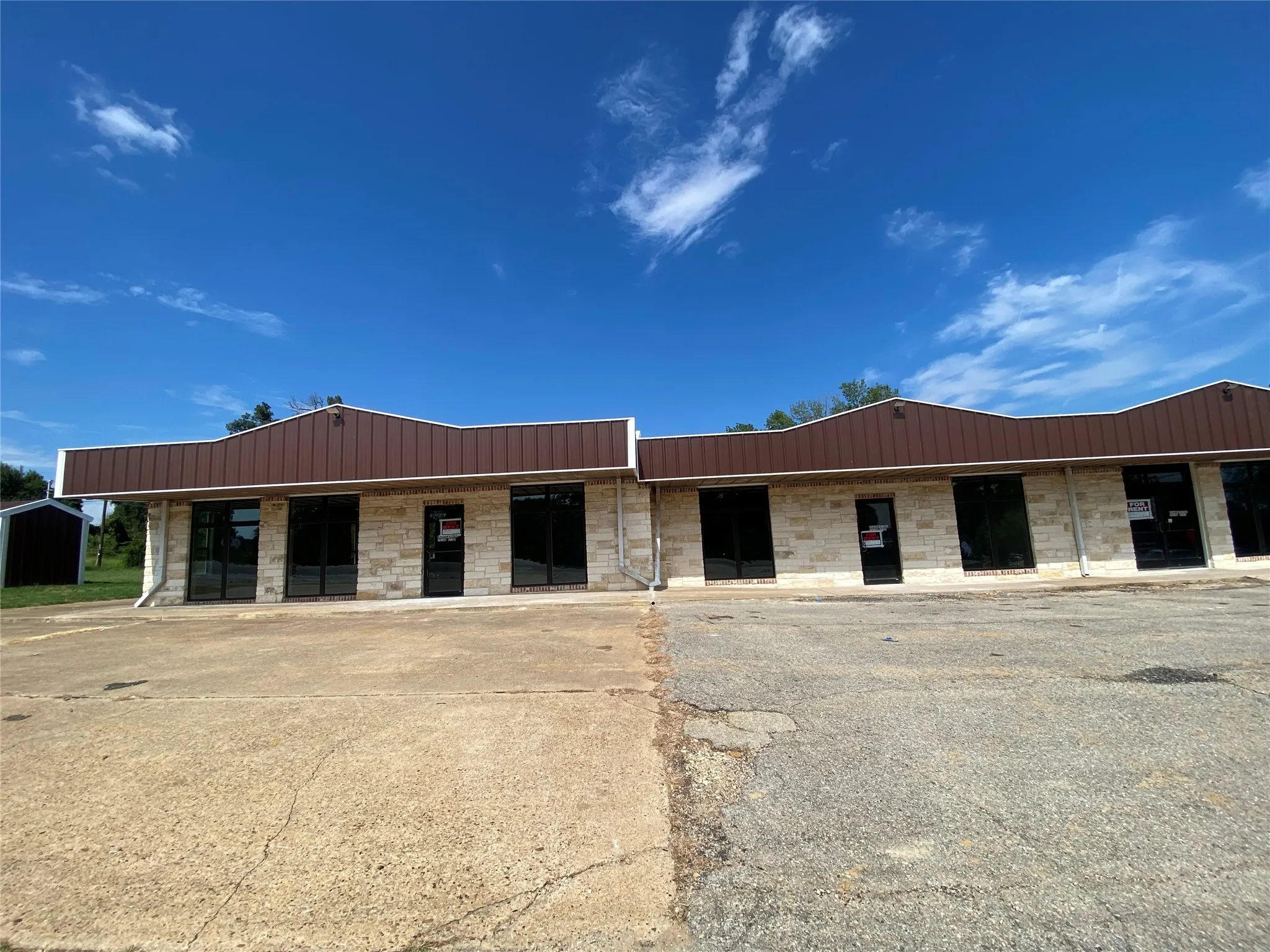 Retail For Rent in Henderson County , 6264 St Hwy 198 3, Mabank, Texas 75156, 0, 0, Garage spaces, 1,280 Sqft, built in 2024, mls#21300201, Real Estate Agent in Mabank, Homes For Rent in Henderson county, Homes For Rent in Mabank, Realtor in Mabank Texas, Real Estate Brokerage Independent Realty Texas, Luminita Cordes Realtor