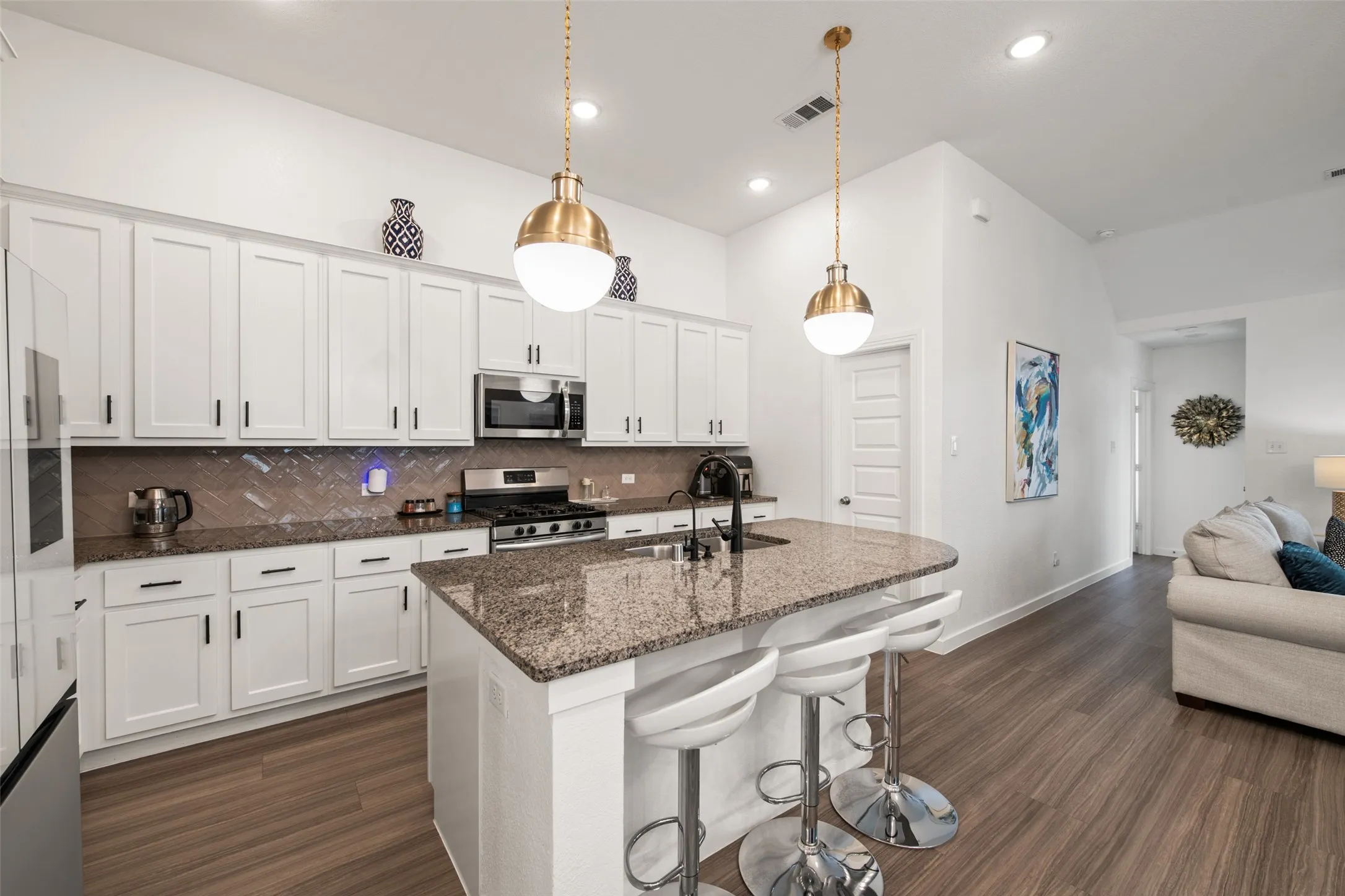 Single Family Residence For Sale in Denton County , 1316 Friesian Lane, Aubrey, Texas 76227, 4 Bedroom, 3 Bathroom, 2 Garage spaces, 1,942 Sqft, built in 2020, mls#21299577, Real Estate Agent in Aubrey, Homes For Sale in Denton county, Homes For Sale in Aubrey, Realtor in Aubrey Texas, Real Estate Brokerage Independent Realty Texas, Luminita Cordes Realtor