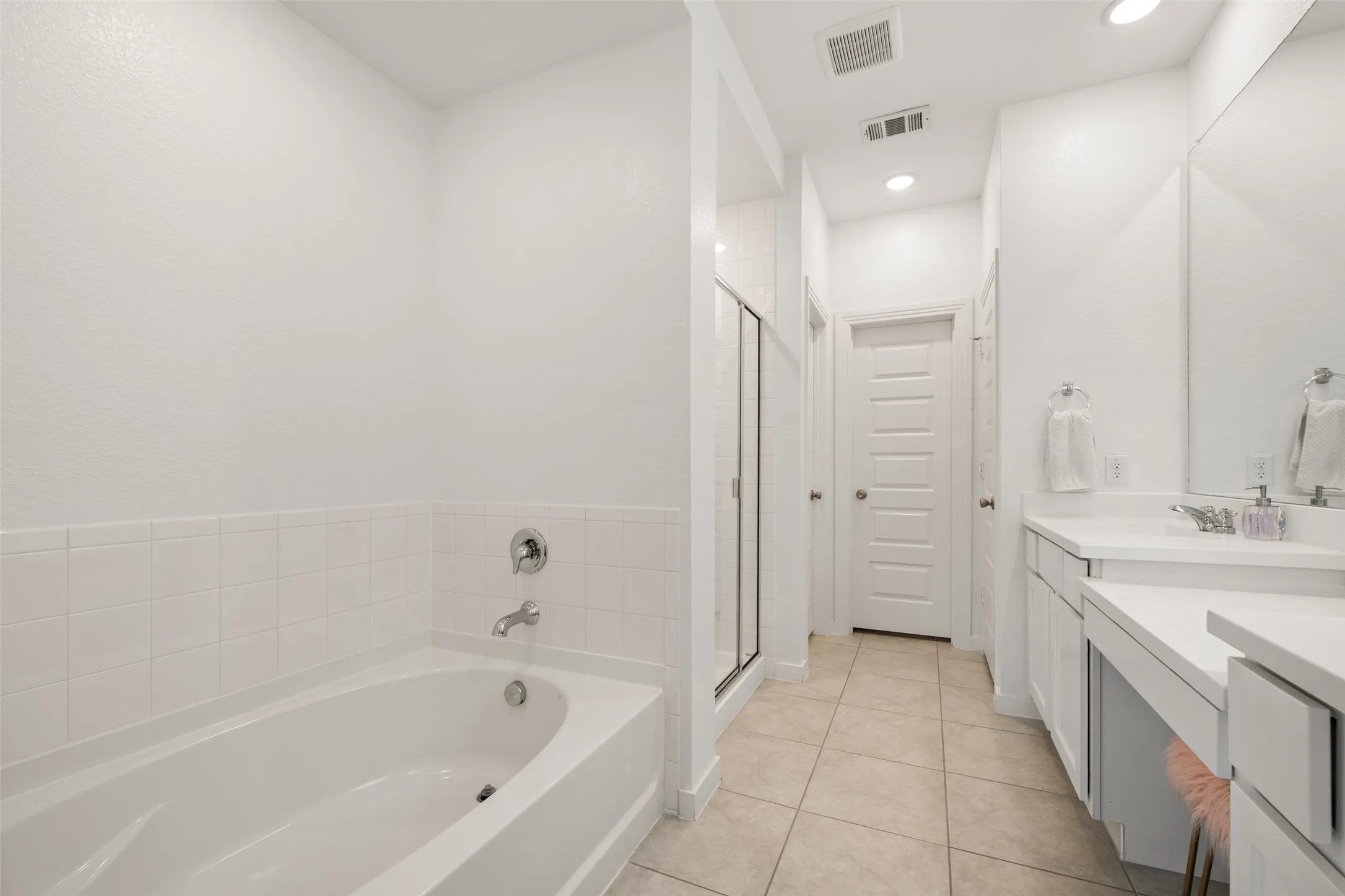 Single Family Residence For Sale in Denton County , 1316 Friesian Lane, Aubrey, Texas 76227, 4 Bedroom, 3 Bathroom, 2 Garage spaces, 1,942 Sqft, built in 2020, mls#21299577, Real Estate Agent in Aubrey, Homes For Sale in Denton county, Homes For Sale in Aubrey, Realtor in Aubrey Texas, Real Estate Brokerage Independent Realty Texas, Luminita Cordes Realtor