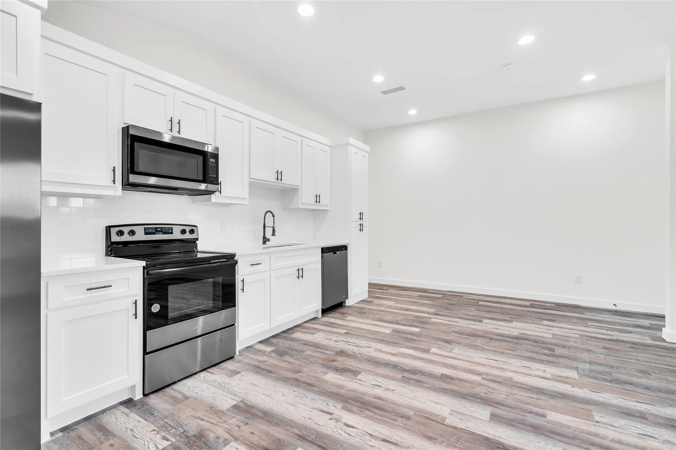 Duplex For Rent in Hunt County , 2212 Church Street A, Greenville, Texas 75401, 3 Bedroom, 2 Bathroom, Garage spaces, 1,254 Sqft, built in 2023, mls#21295153, Real Estate Agent in Greenville, Homes For Rent in Hunt county, Homes For Rent in Greenville, Realtor in Greenville Texas, Real Estate Brokerage Independent Realty Texas, Luminita Cordes Realtor
