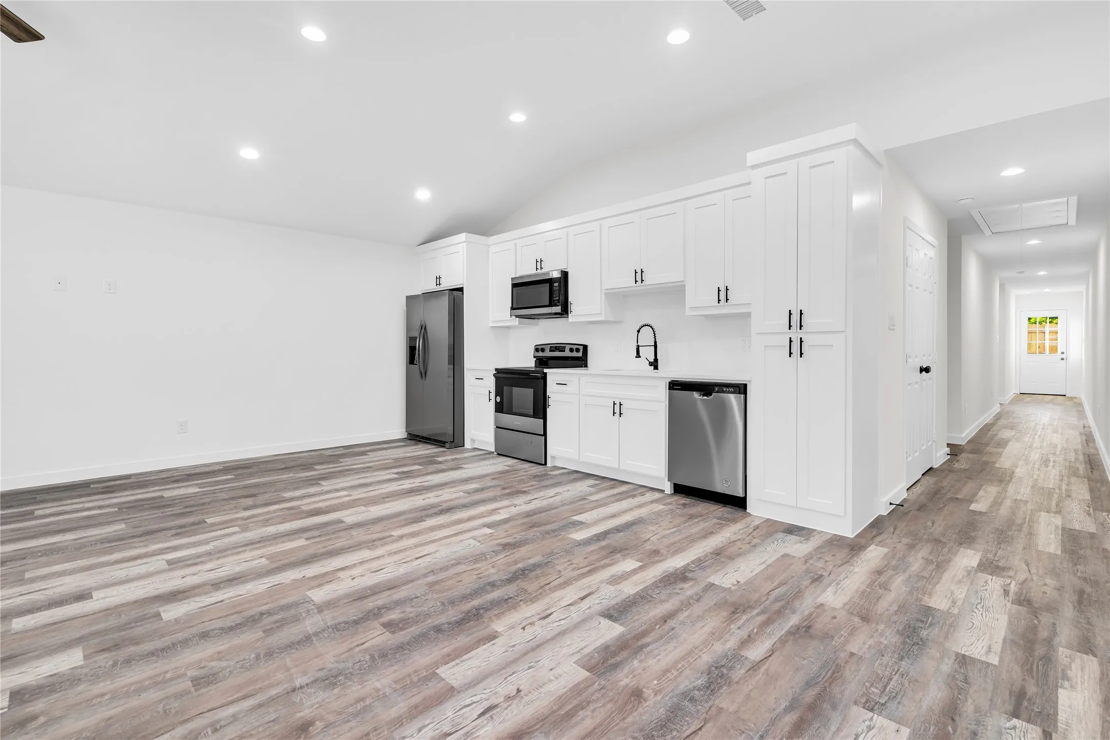 Duplex For Rent in Hunt County , 2212 Church Street A, Greenville, Texas 75401, 3 Bedroom, 2 Bathroom, Garage spaces, 1,254 Sqft, built in 2023, mls#21295153, Real Estate Agent in Greenville, Homes For Rent in Hunt county, Homes For Rent in Greenville, Realtor in Greenville Texas, Real Estate Brokerage Independent Realty Texas, Luminita Cordes Realtor