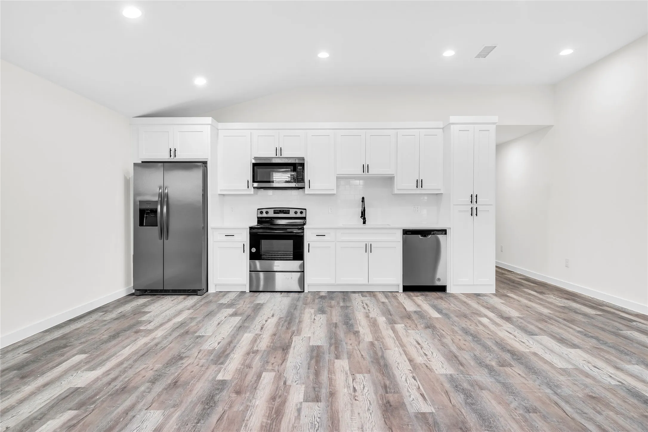 Duplex For Rent in Hunt County , 2212 Church Street A, Greenville, Texas 75401, 3 Bedroom, 2 Bathroom, Garage spaces, 1,254 Sqft, built in 2023, mls#21295153, Real Estate Agent in Greenville, Homes For Rent in Hunt county, Homes For Rent in Greenville, Realtor in Greenville Texas, Real Estate Brokerage Independent Realty Texas, Luminita Cordes Realtor