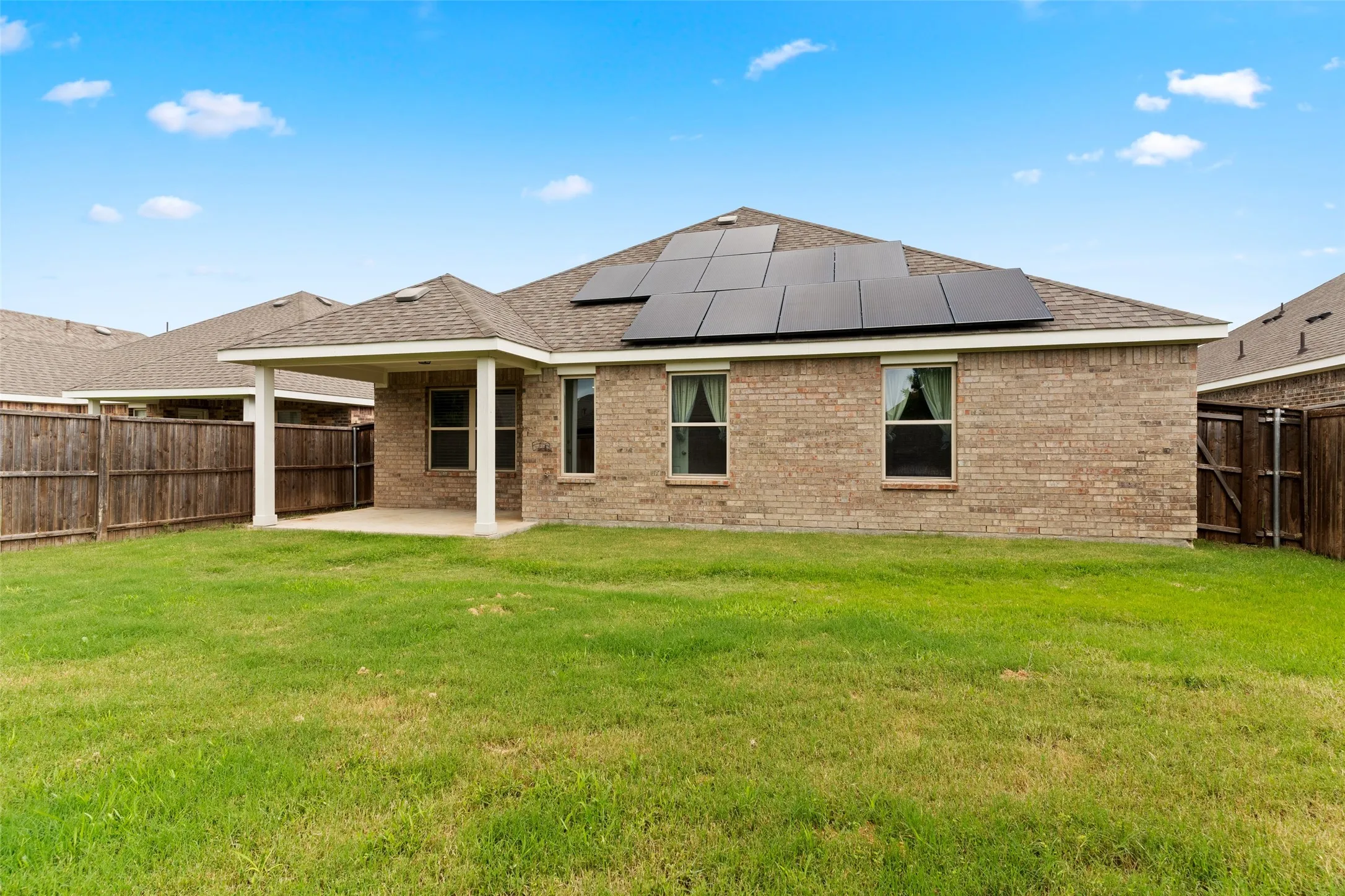 Single Family Residence For Sale in Kaufman County , 5817 Melville Lane, Forney, Texas 75126, 4 Bedroom, 2 Bathroom, 2 Garage spaces, 2,025 Sqft, built in 2020, mls#21295687, Real Estate Agent in Forney, Homes For Sale in Kaufman county, Homes For Sale in Forney, Realtor in Forney Texas, Real Estate Brokerage Independent Realty Texas, Luminita Cordes Realtor