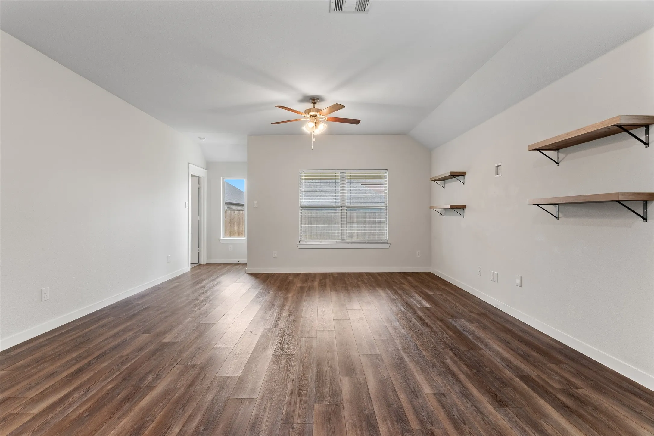 Single Family Residence For Sale in Kaufman County , 5817 Melville Lane, Forney, Texas 75126, 4 Bedroom, 2 Bathroom, 2 Garage spaces, 2,025 Sqft, built in 2020, mls#21295687, Real Estate Agent in Forney, Homes For Sale in Kaufman county, Homes For Sale in Forney, Realtor in Forney Texas, Real Estate Brokerage Independent Realty Texas, Luminita Cordes Realtor