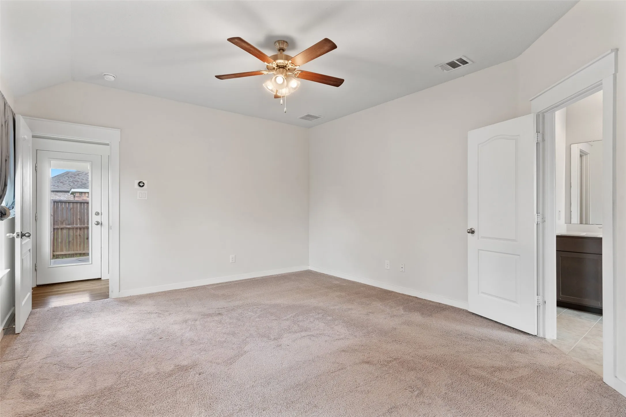 Single Family Residence For Sale in Kaufman County , 5817 Melville Lane, Forney, Texas 75126, 4 Bedroom, 2 Bathroom, 2 Garage spaces, 2,025 Sqft, built in 2020, mls#21295687, Real Estate Agent in Forney, Homes For Sale in Kaufman county, Homes For Sale in Forney, Realtor in Forney Texas, Real Estate Brokerage Independent Realty Texas, Luminita Cordes Realtor