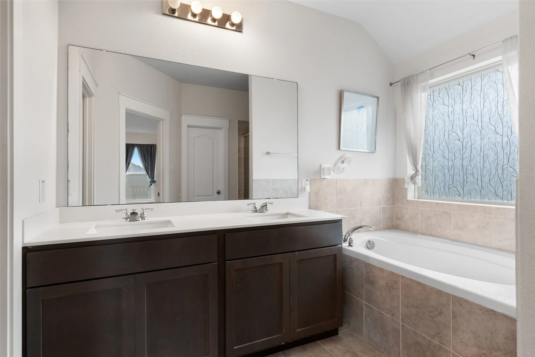 Single Family Residence For Sale in Kaufman County , 5817 Melville Lane, Forney, Texas 75126, 4 Bedroom, 2 Bathroom, 2 Garage spaces, 2,025 Sqft, built in 2020, mls#21295687, Real Estate Agent in Forney, Homes For Sale in Kaufman county, Homes For Sale in Forney, Realtor in Forney Texas, Real Estate Brokerage Independent Realty Texas, Luminita Cordes Realtor