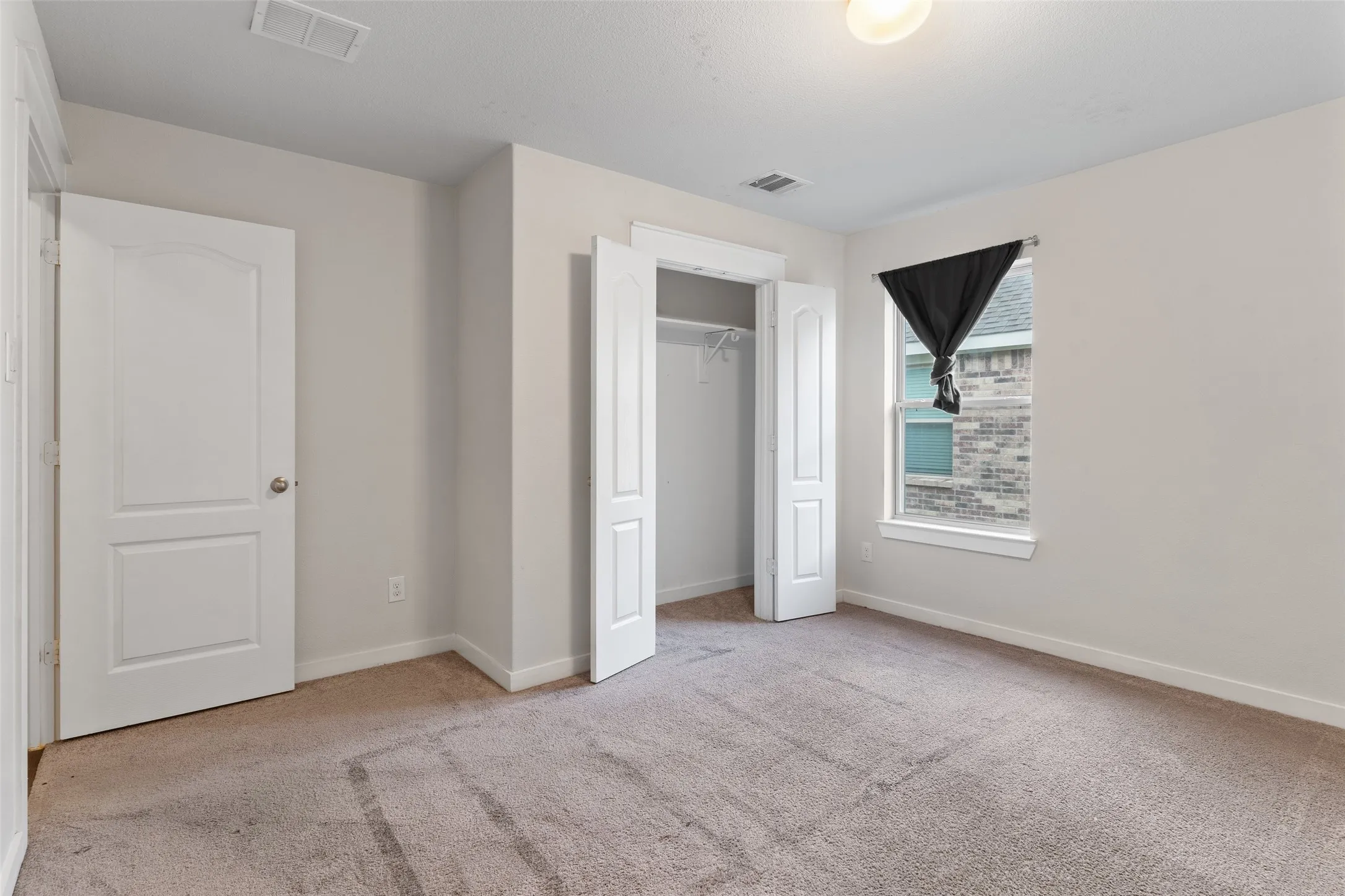 Single Family Residence For Sale in Kaufman County , 5817 Melville Lane, Forney, Texas 75126, 4 Bedroom, 2 Bathroom, 2 Garage spaces, 2,025 Sqft, built in 2020, mls#21295687, Real Estate Agent in Forney, Homes For Sale in Kaufman county, Homes For Sale in Forney, Realtor in Forney Texas, Real Estate Brokerage Independent Realty Texas, Luminita Cordes Realtor