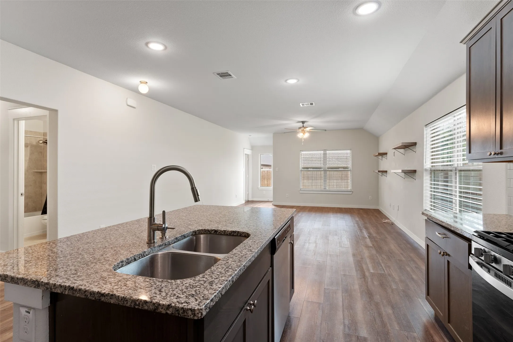 Single Family Residence For Sale in Kaufman County , 5817 Melville Lane, Forney, Texas 75126, 4 Bedroom, 2 Bathroom, 2 Garage spaces, 2,025 Sqft, built in 2020, mls#21295687, Real Estate Agent in Forney, Homes For Sale in Kaufman county, Homes For Sale in Forney, Realtor in Forney Texas, Real Estate Brokerage Independent Realty Texas, Luminita Cordes Realtor