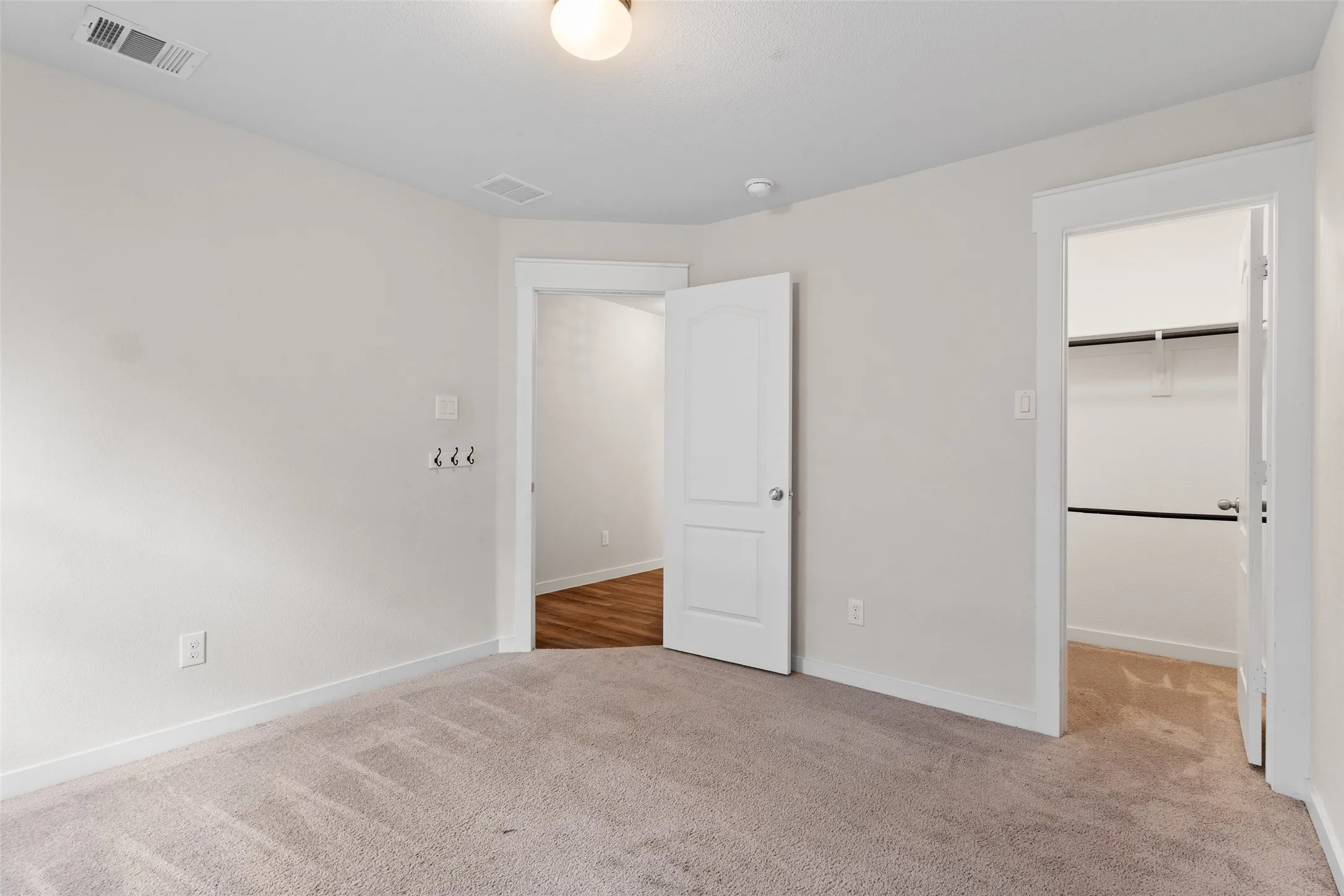 Single Family Residence For Sale in Kaufman County , 5817 Melville Lane, Forney, Texas 75126, 4 Bedroom, 2 Bathroom, 2 Garage spaces, 2,025 Sqft, built in 2020, mls#21295687, Real Estate Agent in Forney, Homes For Sale in Kaufman county, Homes For Sale in Forney, Realtor in Forney Texas, Real Estate Brokerage Independent Realty Texas, Luminita Cordes Realtor