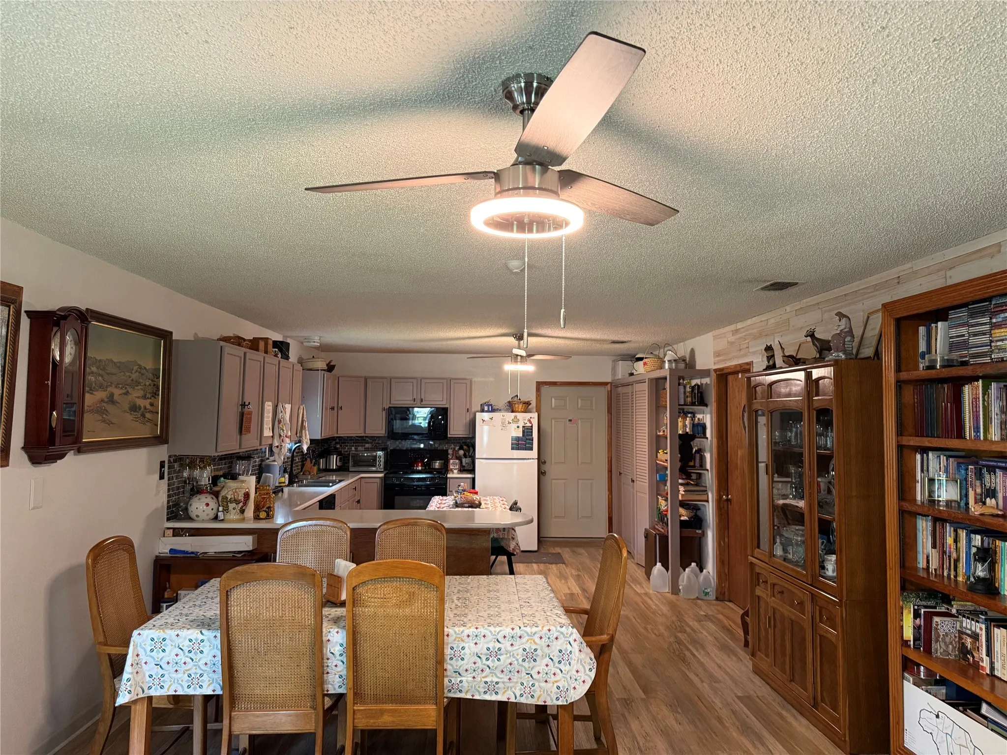 Single Family Residence For Sale in Cherokee County , 276 CR 3201, Jacksonville, Texas 75766, 3 Bedroom, 2 Bathroom, 2 Garage spaces, 1,832 Sqft, built in 1997, mls#21300187, Real Estate Agent in Jacksonville, Homes For Sale in Cherokee county, Homes For Sale in Jacksonville, Realtor in Jacksonville Texas, Real Estate Brokerage Independent Realty Texas, Luminita Cordes Realtor