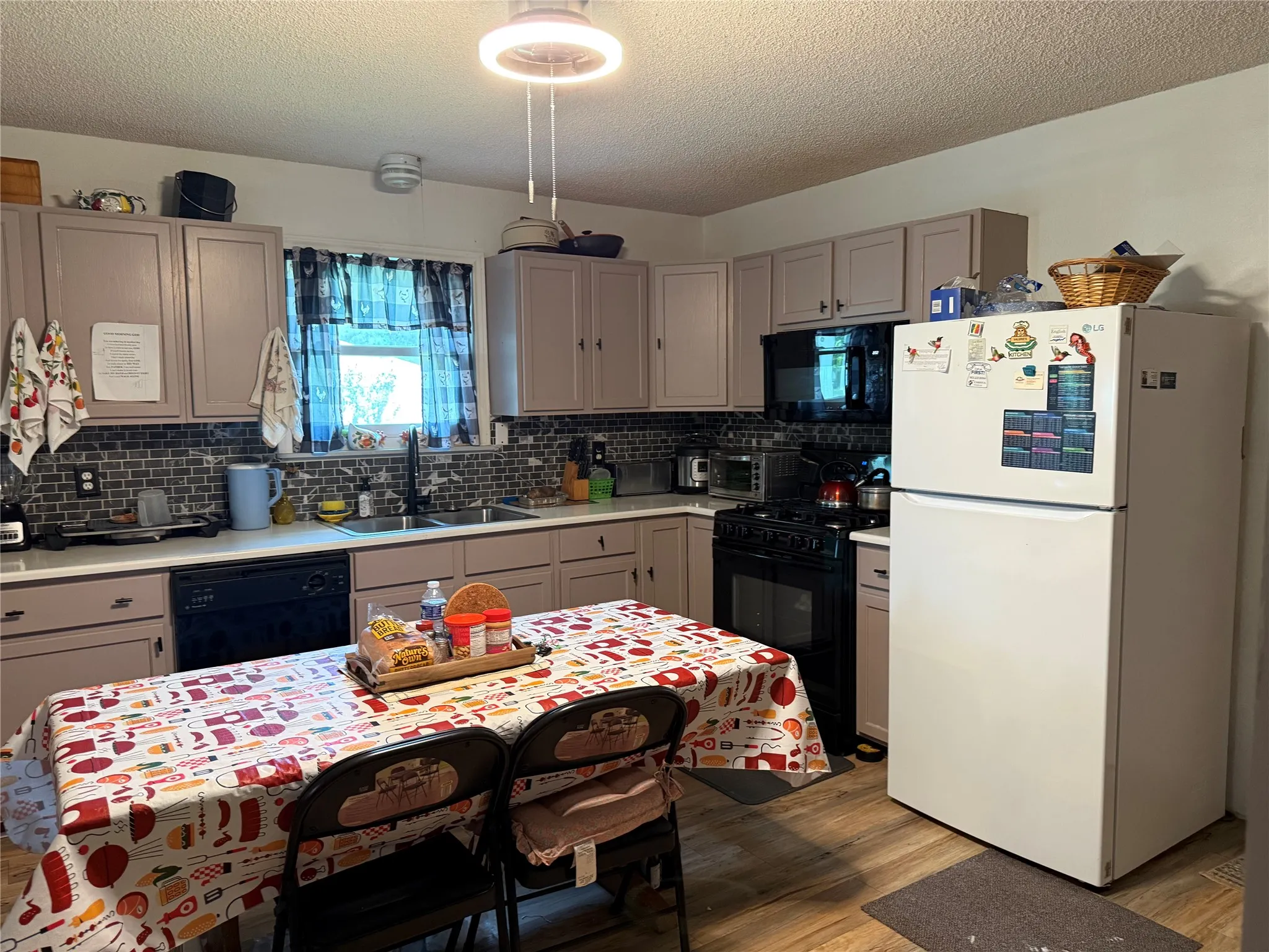 Single Family Residence For Sale in Cherokee County , 276 CR 3201, Jacksonville, Texas 75766, 3 Bedroom, 2 Bathroom, 2 Garage spaces, 1,832 Sqft, built in 1997, mls#21300187, Real Estate Agent in Jacksonville, Homes For Sale in Cherokee county, Homes For Sale in Jacksonville, Realtor in Jacksonville Texas, Real Estate Brokerage Independent Realty Texas, Luminita Cordes Realtor