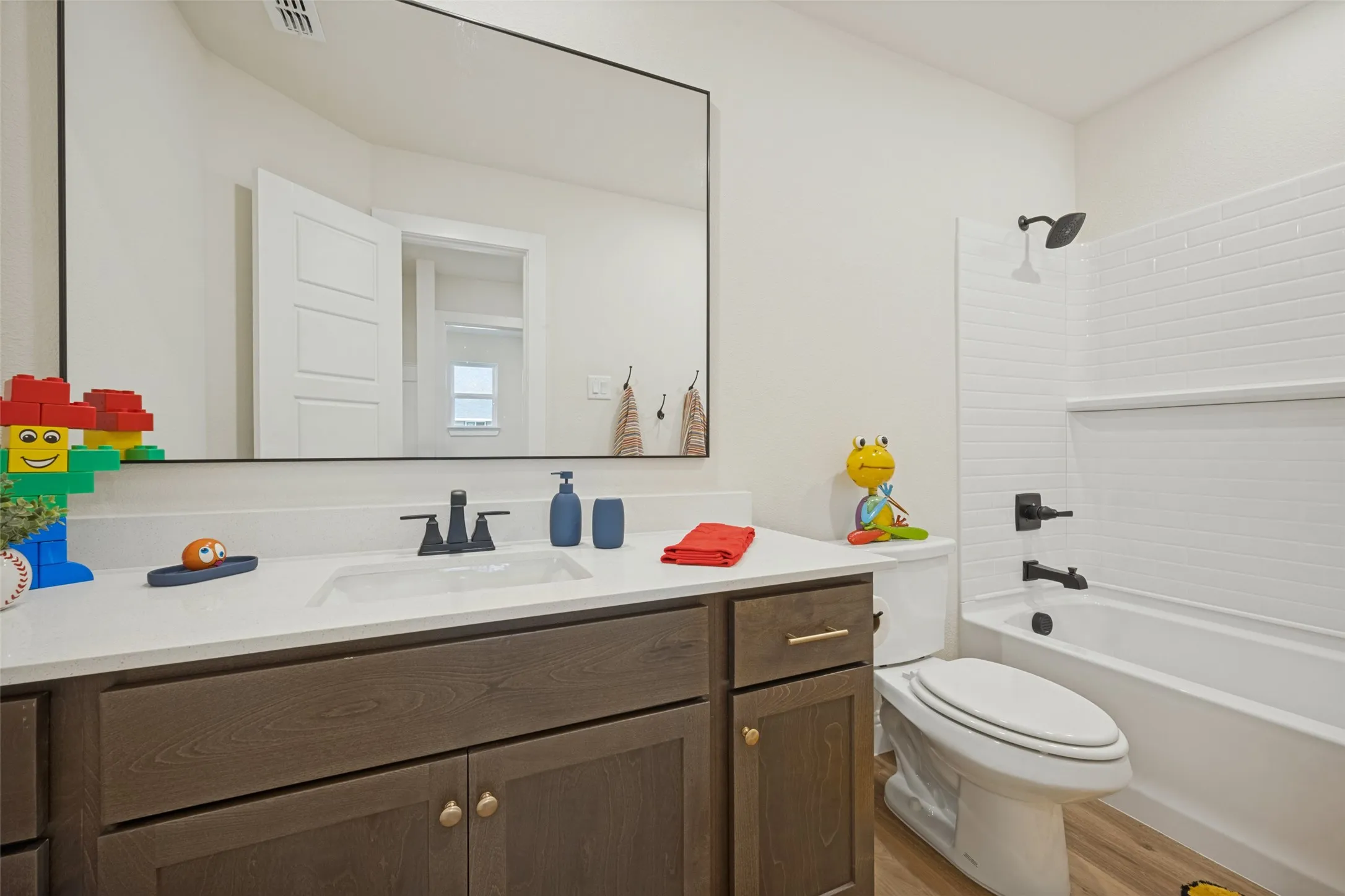 Single Family Residence For Sale in Cooke County , 200 Clay Ranch, Valley View, Texas 76272, 3 Bedroom, 2 Bathroom, 3 Garage spaces, 1,839 Sqft, built in 2026, mls#21300214, Real Estate Agent in Valley View, Homes For Sale in Cooke county, Homes For Sale in Valley View, Realtor in Valley View Texas, Real Estate Brokerage Independent Realty Texas, Luminita Cordes Realtor