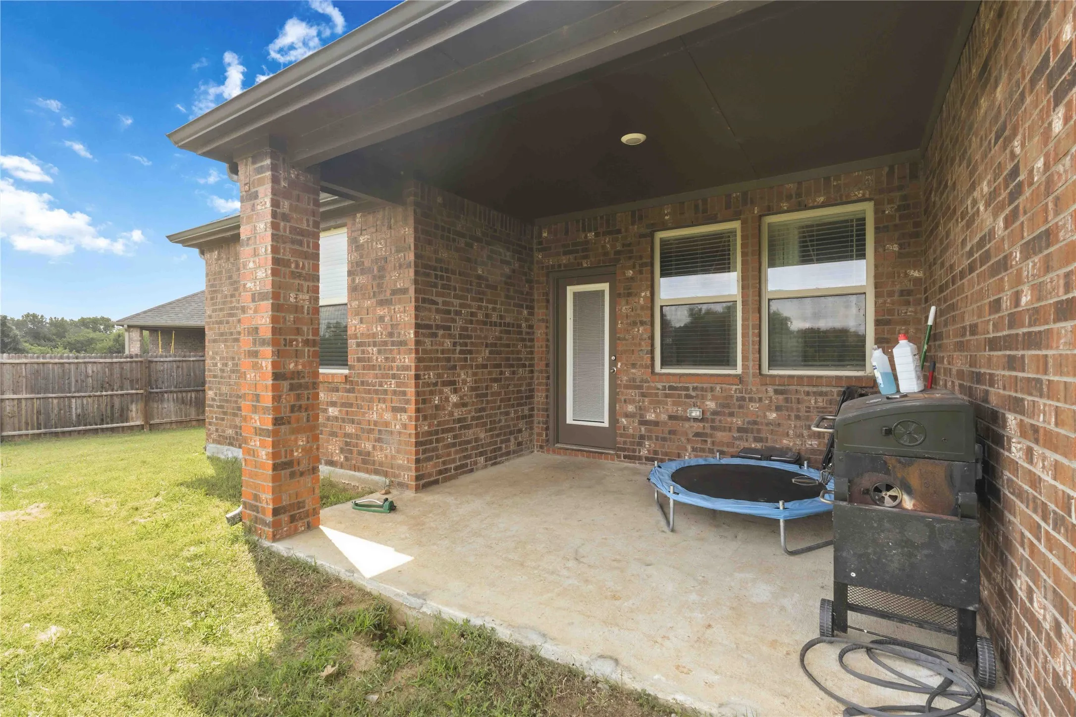 Single Family Residence For Sale in Denton County , 11005 Mustang Trail, Aubrey, Texas 76227, 4 Bedroom, 2 Bathroom, 2 Garage spaces, 1,850 Sqft, built in 2022, mls#21295461, Real Estate Agent in Aubrey, Homes For Sale in Denton county, Homes For Sale in Aubrey, Realtor in Aubrey Texas, Real Estate Brokerage Independent Realty Texas, Luminita Cordes Realtor