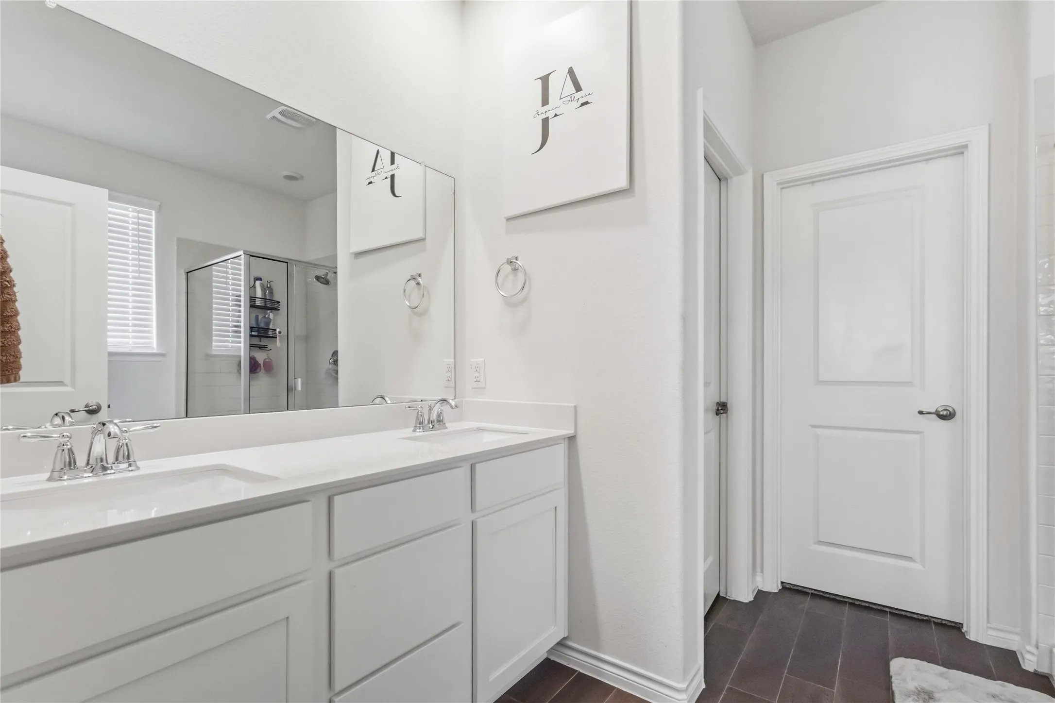 Single Family Residence For Sale in Denton County , 11005 Mustang Trail, Aubrey, Texas 76227, 4 Bedroom, 2 Bathroom, 2 Garage spaces, 1,850 Sqft, built in 2022, mls#21295461, Real Estate Agent in Aubrey, Homes For Sale in Denton county, Homes For Sale in Aubrey, Realtor in Aubrey Texas, Real Estate Brokerage Independent Realty Texas, Luminita Cordes Realtor