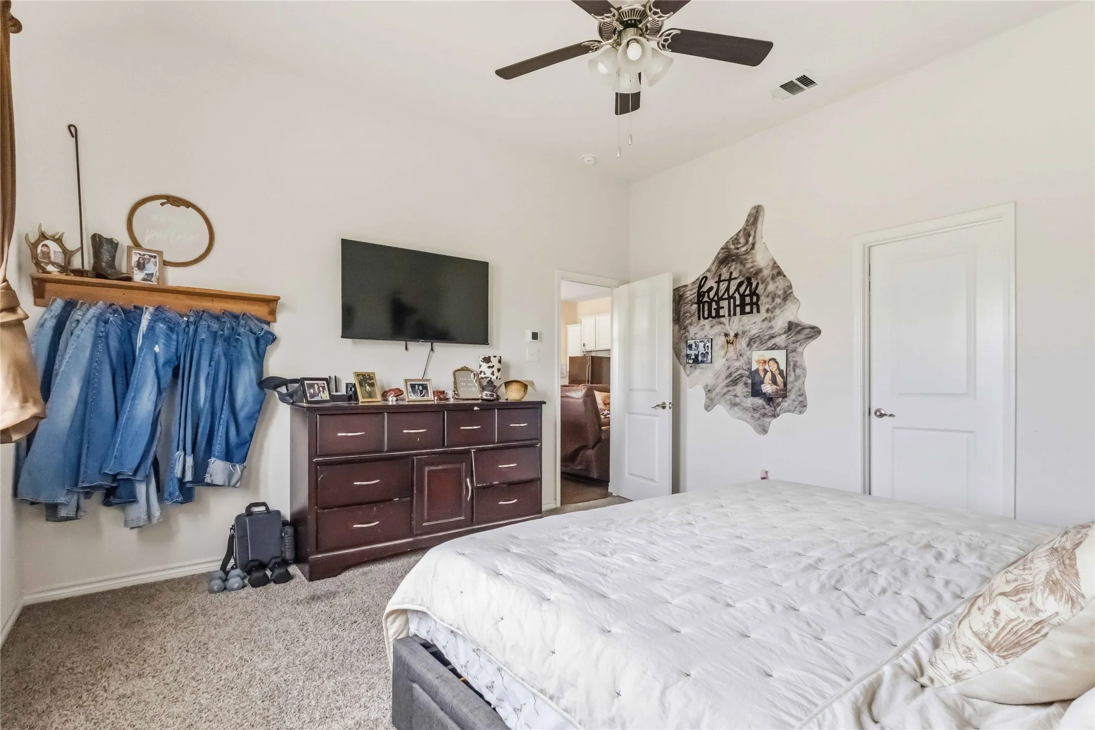 Single Family Residence For Sale in Denton County , 11005 Mustang Trail, Aubrey, Texas 76227, 4 Bedroom, 2 Bathroom, 2 Garage spaces, 1,850 Sqft, built in 2022, mls#21295461, Real Estate Agent in Aubrey, Homes For Sale in Denton county, Homes For Sale in Aubrey, Realtor in Aubrey Texas, Real Estate Brokerage Independent Realty Texas, Luminita Cordes Realtor