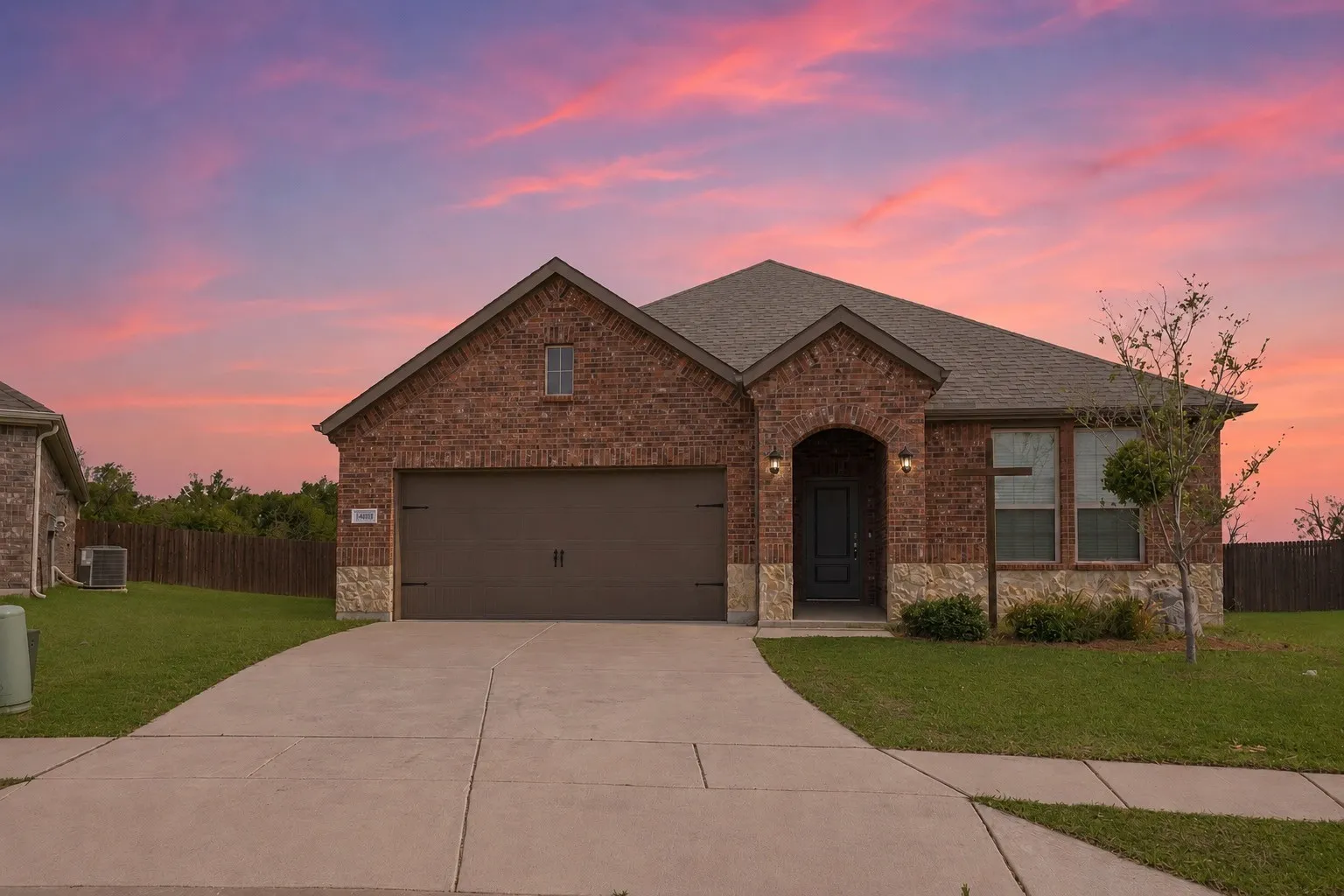 Single Family Residence For Sale in Denton County , 11005 Mustang Trail, Aubrey, Texas 76227, 4 Bedroom, 2 Bathroom, 2 Garage spaces, 1,850 Sqft, built in 2022, mls#21295461, Real Estate Agent in Aubrey, Homes For Sale in Denton county, Homes For Sale in Aubrey, Realtor in Aubrey Texas, Real Estate Brokerage Independent Realty Texas, Luminita Cordes Realtor