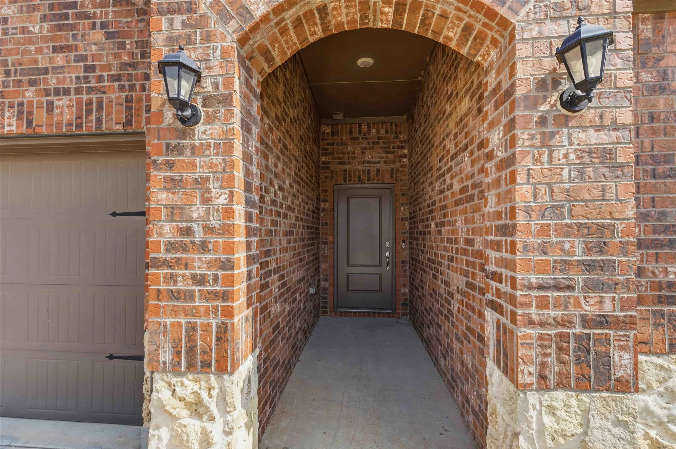 Single Family Residence For Sale in Denton County , 11005 Mustang Trail, Aubrey, Texas 76227, 4 Bedroom, 2 Bathroom, 2 Garage spaces, 1,850 Sqft, built in 2022, mls#21295461, Real Estate Agent in Aubrey, Homes For Sale in Denton county, Homes For Sale in Aubrey, Realtor in Aubrey Texas, Real Estate Brokerage Independent Realty Texas, Luminita Cordes Realtor