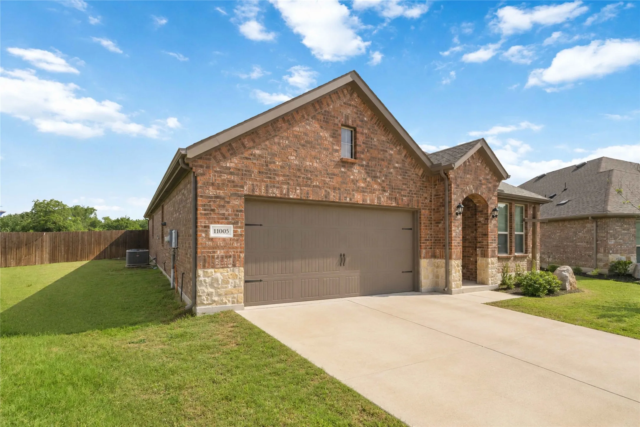 Single Family Residence For Sale in Denton County , 11005 Mustang Trail, Aubrey, Texas 76227, 4 Bedroom, 2 Bathroom, 2 Garage spaces, 1,850 Sqft, built in 2022, mls#21295461, Real Estate Agent in Aubrey, Homes For Sale in Denton county, Homes For Sale in Aubrey, Realtor in Aubrey Texas, Real Estate Brokerage Independent Realty Texas, Luminita Cordes Realtor