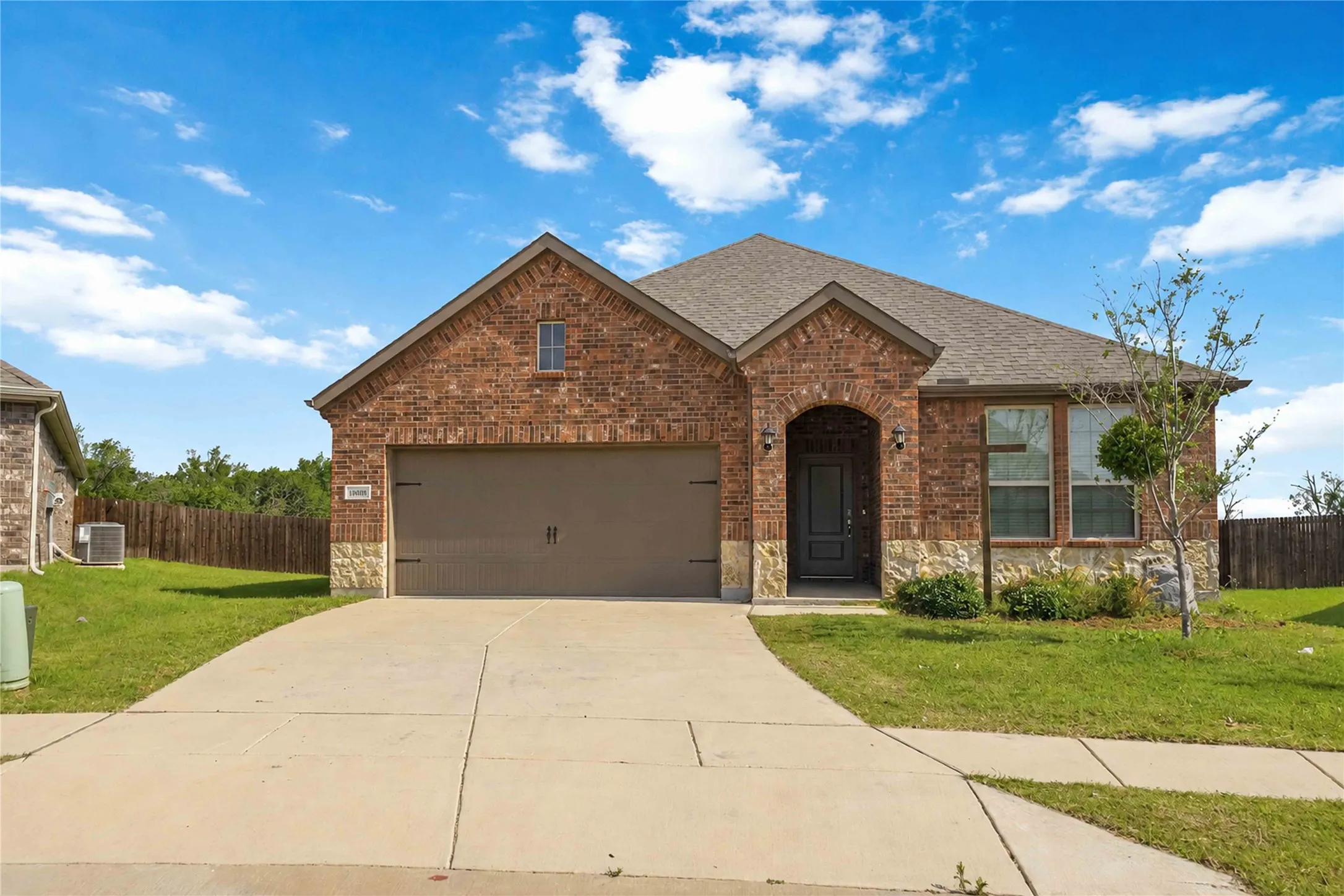 Single Family Residence For Sale in Denton County , 11005 Mustang Trail, Aubrey, Texas 76227, 4 Bedroom, 2 Bathroom, 2 Garage spaces, 1,850 Sqft, built in 2022, mls#21295461, Real Estate Agent in Aubrey, Homes For Sale in Denton county, Homes For Sale in Aubrey, Realtor in Aubrey Texas, Real Estate Brokerage Independent Realty Texas, Luminita Cordes Realtor