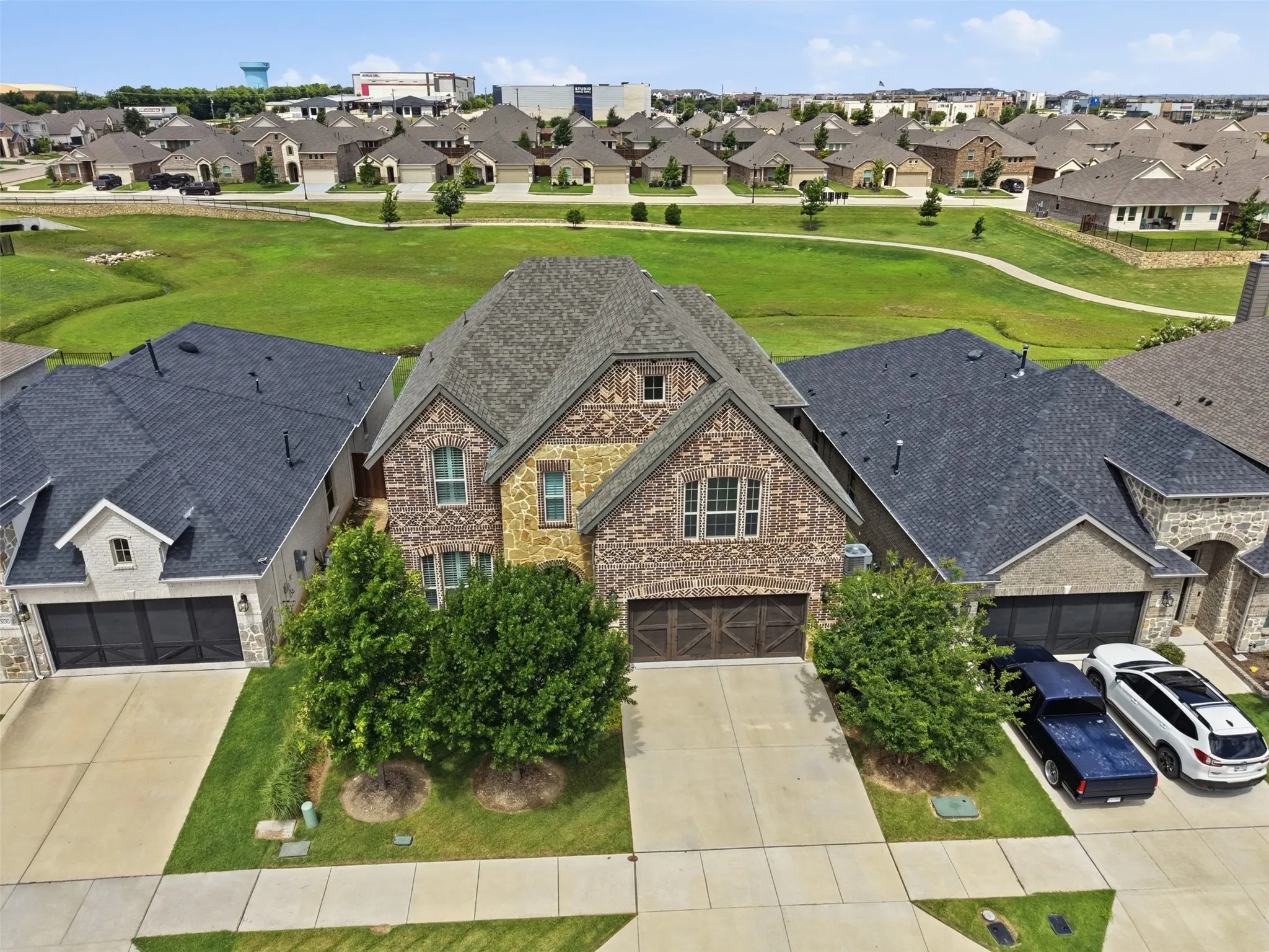 Single Family Residence For Sale in Tarrant County , 9724 Mountain Laurel Trail, Fort Worth, Texas 76036, 4 Bedroom, 4 Bathroom, 2 Garage spaces, 3,072 Sqft, built in 2019, mls#21297015, Real Estate Agent in Fort Worth, Homes For Sale in Tarrant county, Homes For Sale in Fort Worth, Realtor in Fort Worth Texas, Real Estate Brokerage Independent Realty Texas, Luminita Cordes Realtor