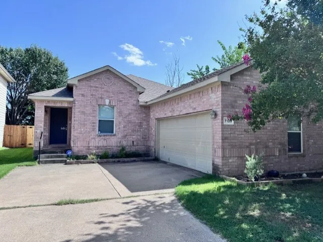 Single Family Residence For Rent in Collin County , 7109 Bountiful Grove Drive, Mc Kinney, Texas 75070, 3 Bedroom, 2 Bathroom, 2 Garage spaces, 1,785 Sqft, built in 2004, mls#21300222, Real Estate Agent in Mc Kinney, Homes For Rent in Collin county, Homes For Rent in Mc Kinney, Realtor in Mc Kinney Texas, Real Estate Brokerage Independent Realty Texas, Luminita Cordes Realtor