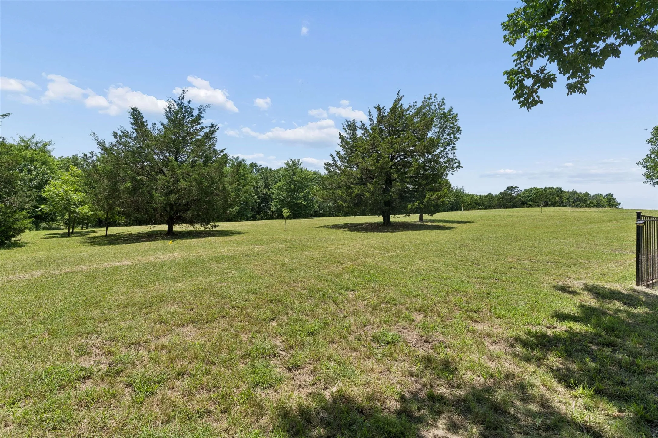 Single Family Residence For Sale in Collin County , 4598 Lake Breeze Drive, Mc Kinney, Texas 75071, 5 Bedroom, 5 Bathroom, 4 Garage spaces, 5,139 Sqft, built in 2007, mls#21298710, Real Estate Agent in Mc Kinney, Homes For Sale in Collin county, Homes For Sale in Mc Kinney, Realtor in Mc Kinney Texas, Real Estate Brokerage Independent Realty Texas, Luminita Cordes Realtor