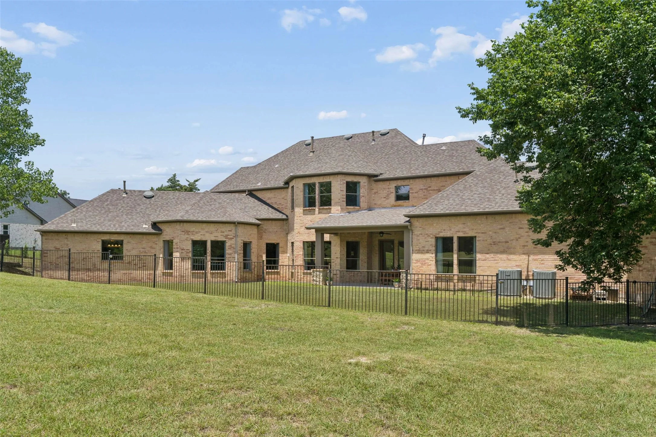 Single Family Residence For Sale in Collin County , 4598 Lake Breeze Drive, Mc Kinney, Texas 75071, 5 Bedroom, 5 Bathroom, 4 Garage spaces, 5,139 Sqft, built in 2007, mls#21298710, Real Estate Agent in Mc Kinney, Homes For Sale in Collin county, Homes For Sale in Mc Kinney, Realtor in Mc Kinney Texas, Real Estate Brokerage Independent Realty Texas, Luminita Cordes Realtor