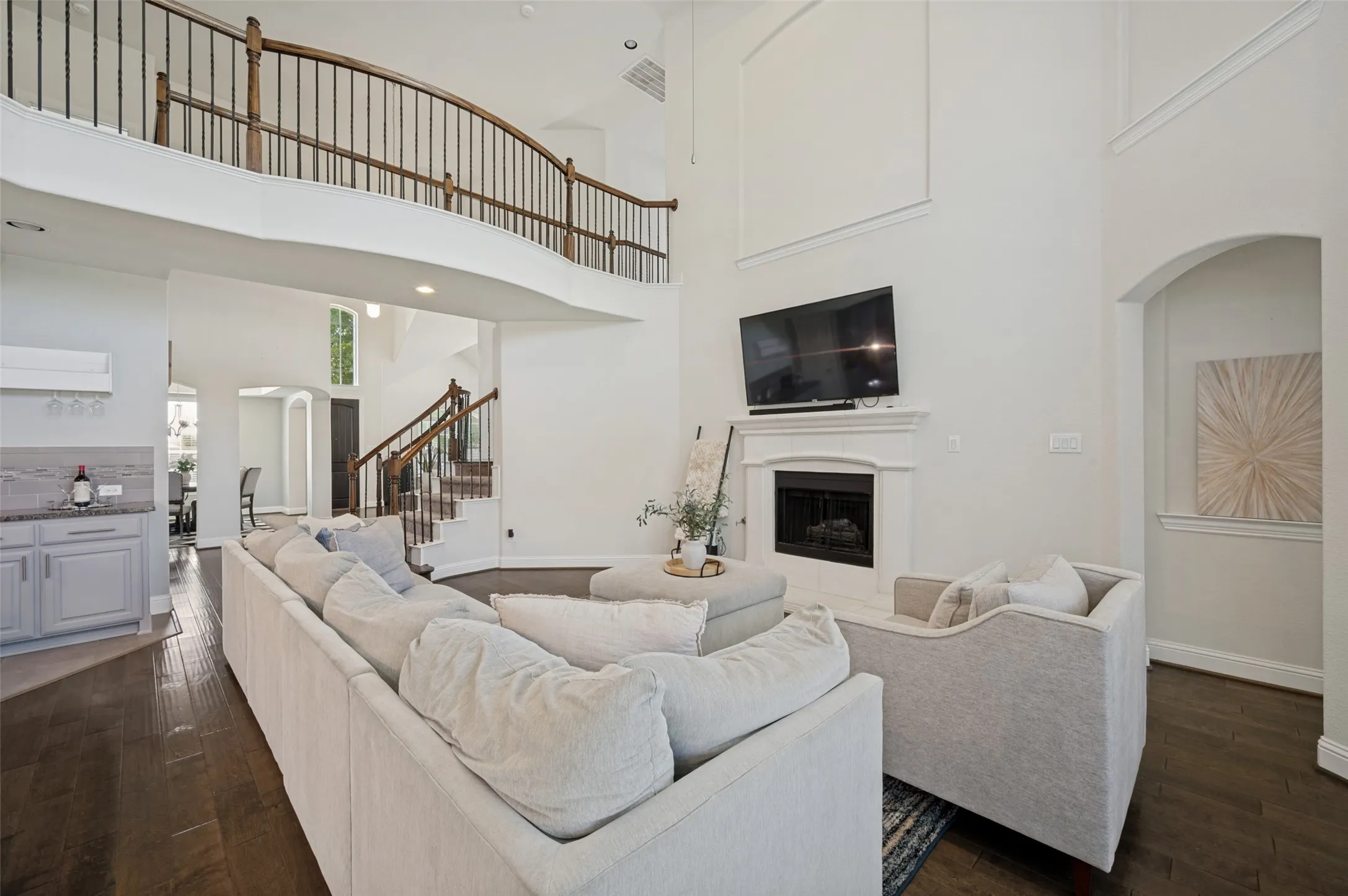 Single Family Residence For Sale in Denton County , 608 Yarrow Street, Little Elm, Texas 75068, 5 Bedroom, 5 Bathroom, 2 Garage spaces, 3,981 Sqft, built in 2017, mls#21279555, Real Estate Agent in Little Elm, Homes For Sale in Denton county, Homes For Sale in Little Elm, Realtor in Little Elm Texas, Real Estate Brokerage Independent Realty Texas, Luminita Cordes Realtor