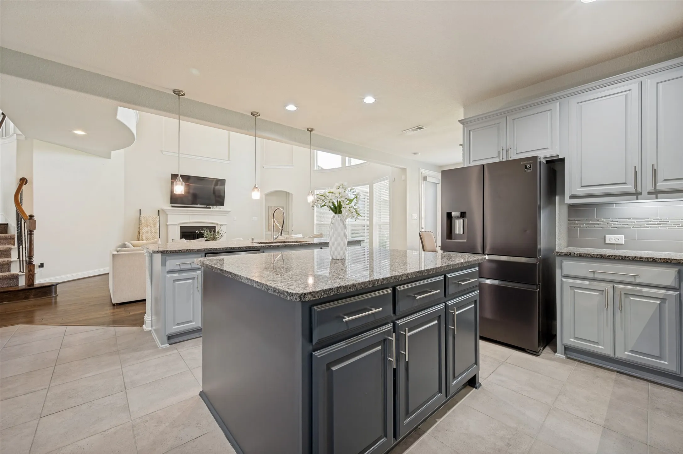 Single Family Residence For Sale in Denton County , 608 Yarrow Street, Little Elm, Texas 75068, 5 Bedroom, 5 Bathroom, 2 Garage spaces, 3,981 Sqft, built in 2017, mls#21279555, Real Estate Agent in Little Elm, Homes For Sale in Denton county, Homes For Sale in Little Elm, Realtor in Little Elm Texas, Real Estate Brokerage Independent Realty Texas, Luminita Cordes Realtor