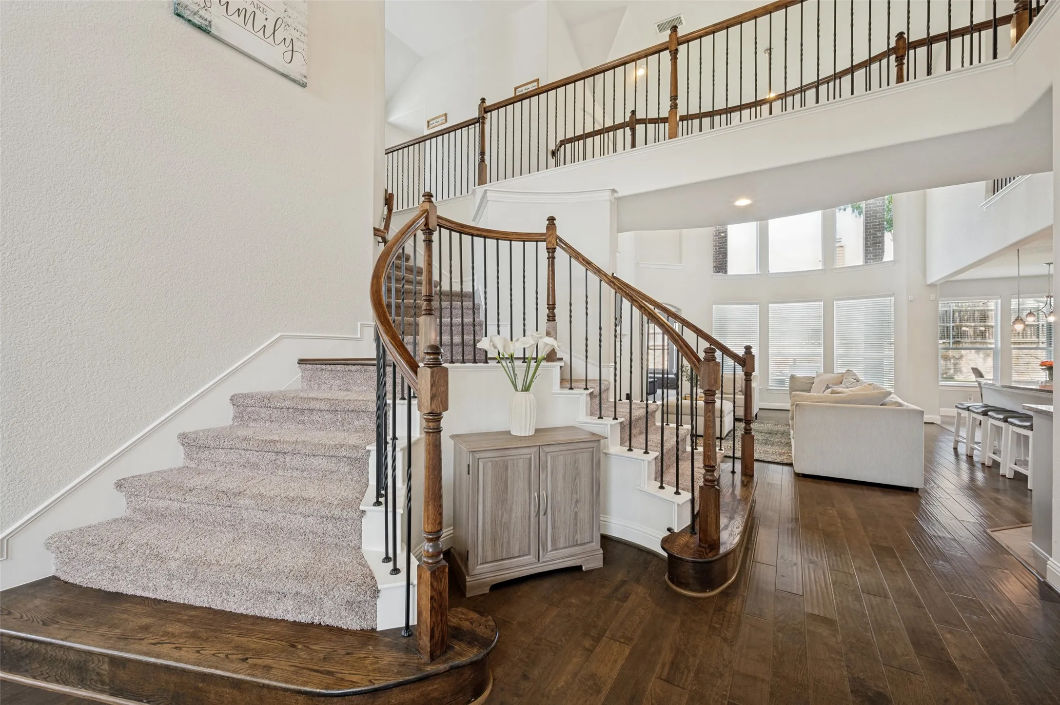 Single Family Residence For Sale in Denton County , 608 Yarrow Street, Little Elm, Texas 75068, 5 Bedroom, 5 Bathroom, 2 Garage spaces, 3,981 Sqft, built in 2017, mls#21279555, Real Estate Agent in Little Elm, Homes For Sale in Denton county, Homes For Sale in Little Elm, Realtor in Little Elm Texas, Real Estate Brokerage Independent Realty Texas, Luminita Cordes Realtor