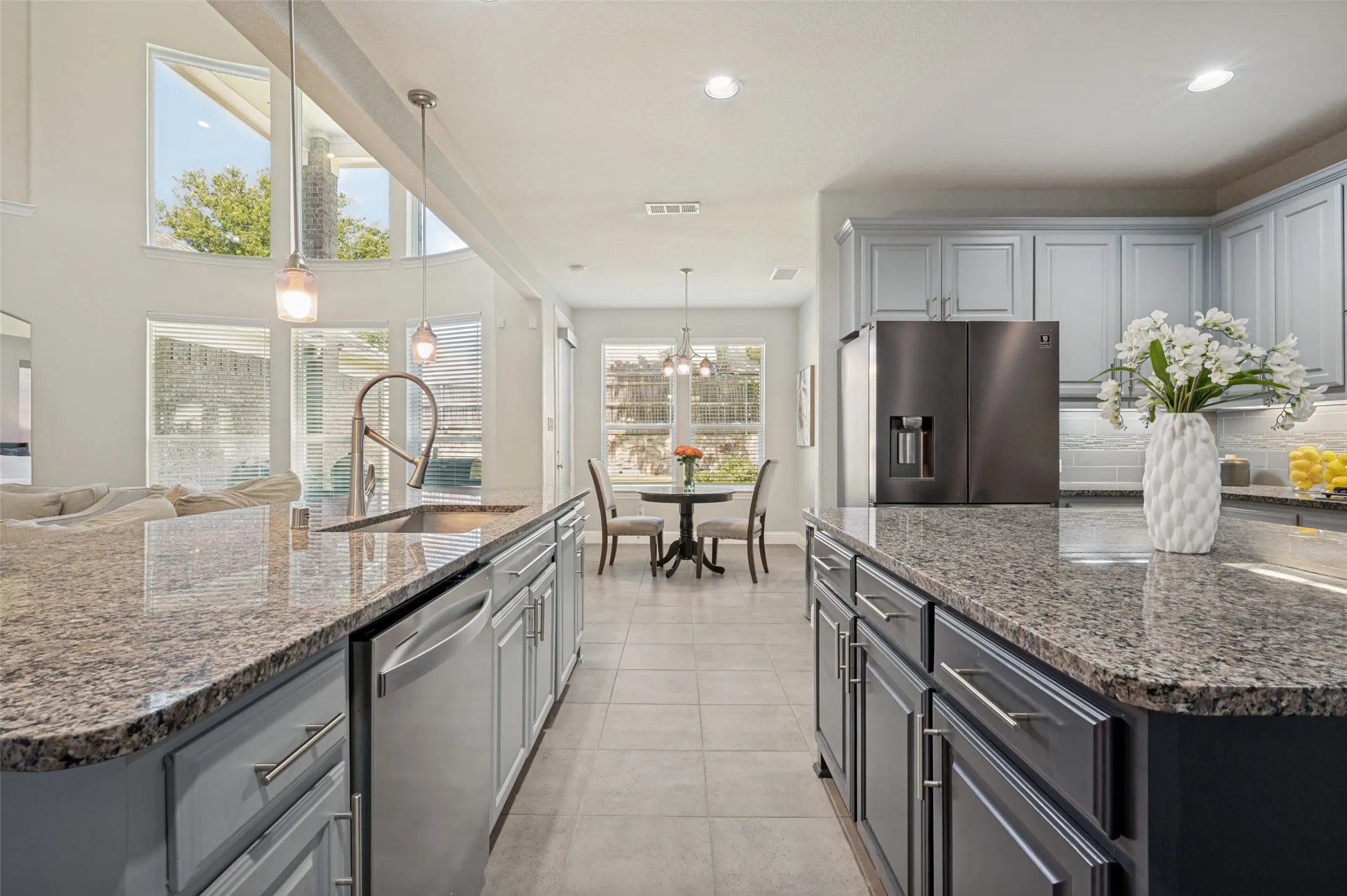 Single Family Residence For Sale in Denton County , 608 Yarrow Street, Little Elm, Texas 75068, 5 Bedroom, 5 Bathroom, 2 Garage spaces, 3,981 Sqft, built in 2017, mls#21279555, Real Estate Agent in Little Elm, Homes For Sale in Denton county, Homes For Sale in Little Elm, Realtor in Little Elm Texas, Real Estate Brokerage Independent Realty Texas, Luminita Cordes Realtor