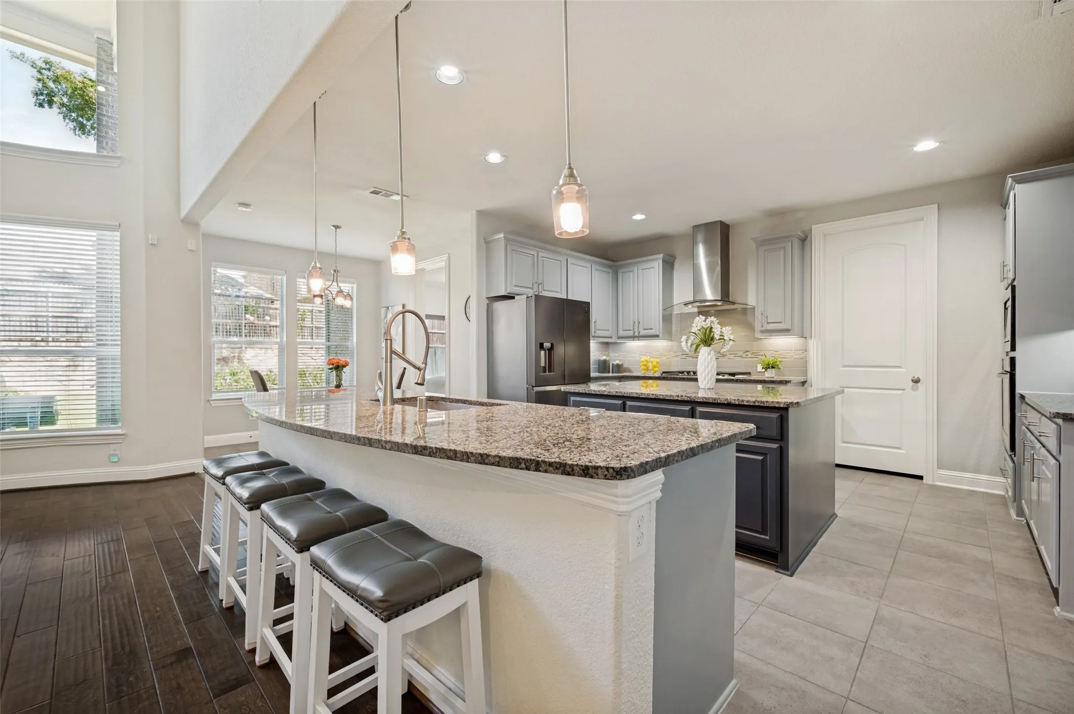 Single Family Residence For Sale in Denton County , 608 Yarrow Street, Little Elm, Texas 75068, 5 Bedroom, 5 Bathroom, 2 Garage spaces, 3,981 Sqft, built in 2017, mls#21279555, Real Estate Agent in Little Elm, Homes For Sale in Denton county, Homes For Sale in Little Elm, Realtor in Little Elm Texas, Real Estate Brokerage Independent Realty Texas, Luminita Cordes Realtor