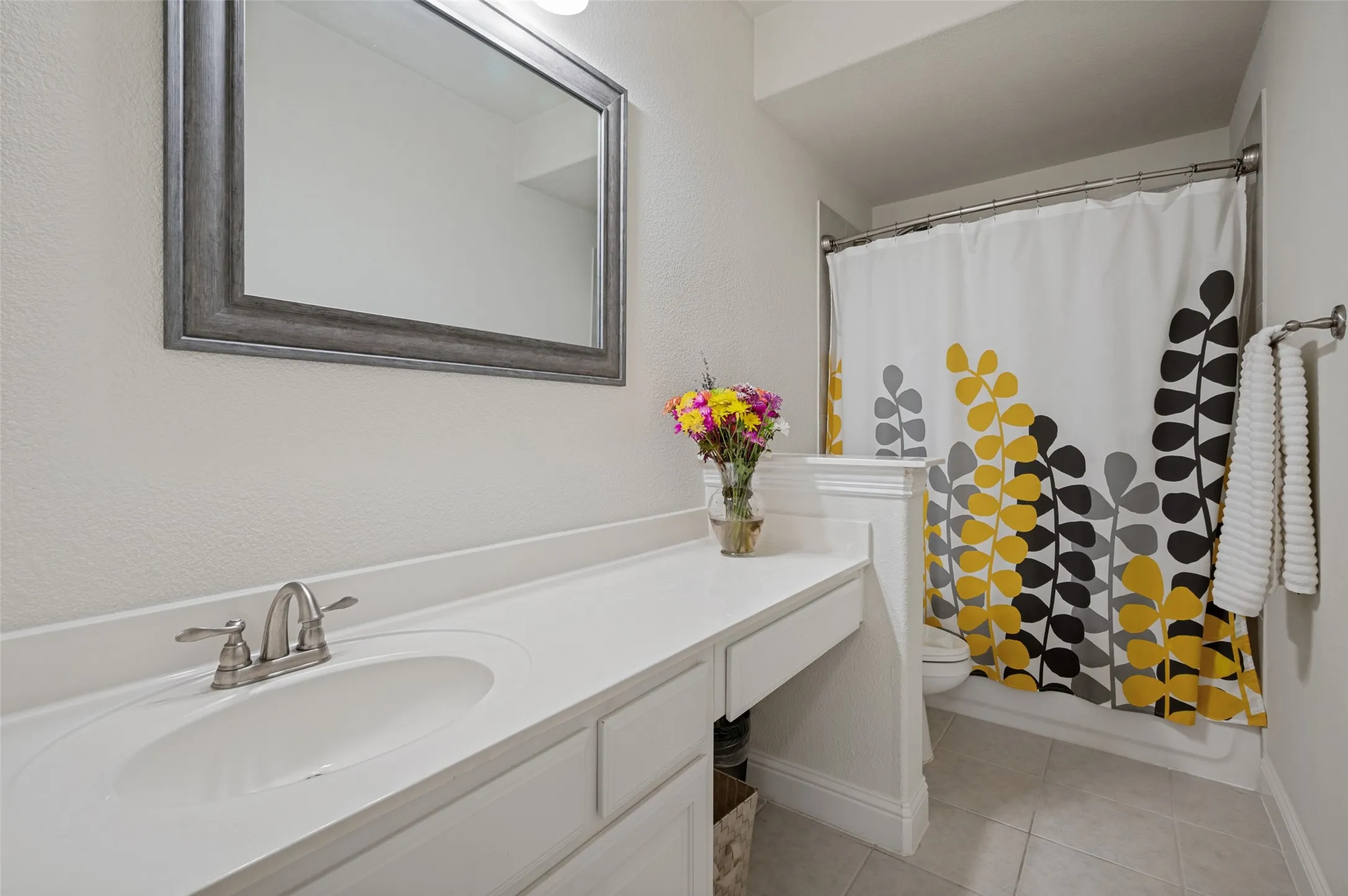 Single Family Residence For Sale in Denton County , 608 Yarrow Street, Little Elm, Texas 75068, 5 Bedroom, 5 Bathroom, 2 Garage spaces, 3,981 Sqft, built in 2017, mls#21279555, Real Estate Agent in Little Elm, Homes For Sale in Denton county, Homes For Sale in Little Elm, Realtor in Little Elm Texas, Real Estate Brokerage Independent Realty Texas, Luminita Cordes Realtor
