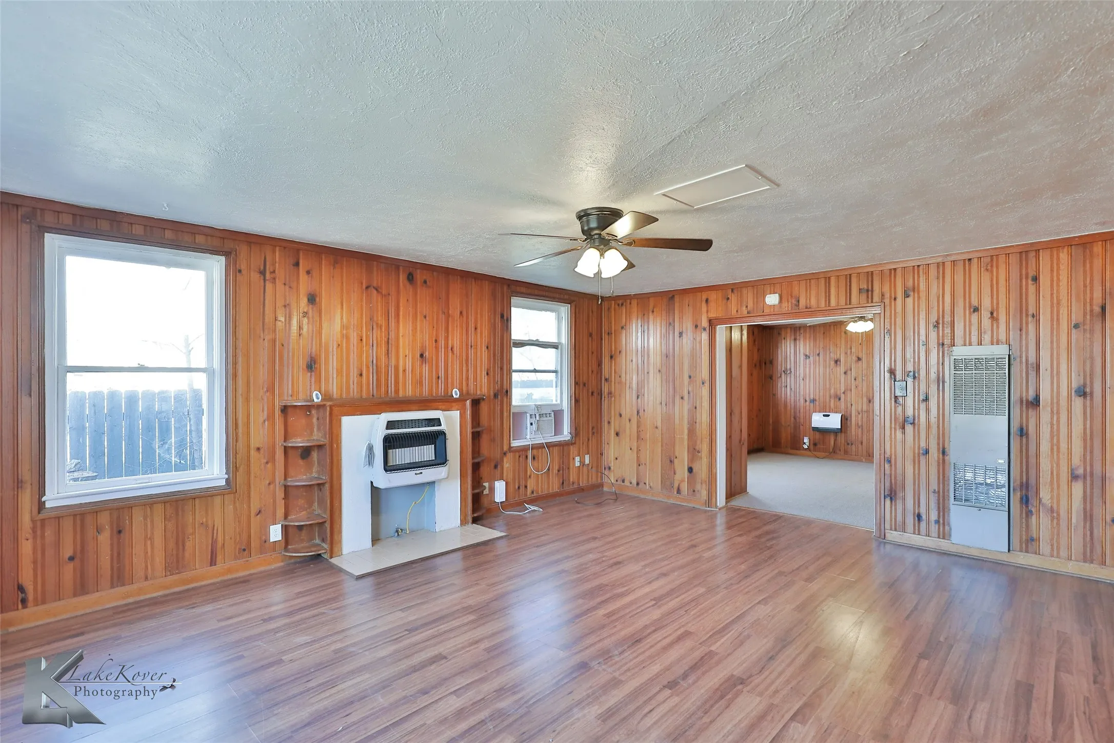 Duplex For Sale in Taylor County , 425 Sayles Boulevard, Abilene, Texas 79605, 2 Bedroom, 2 Bathroom, 2 Garage spaces, 0 Sqft, built in 1948, mls#21298155, Real Estate Agent in Abilene, Homes For Sale in Taylor county, Homes For Sale in Abilene, Realtor in Abilene Texas, Real Estate Brokerage Independent Realty Texas, Luminita Cordes Realtor