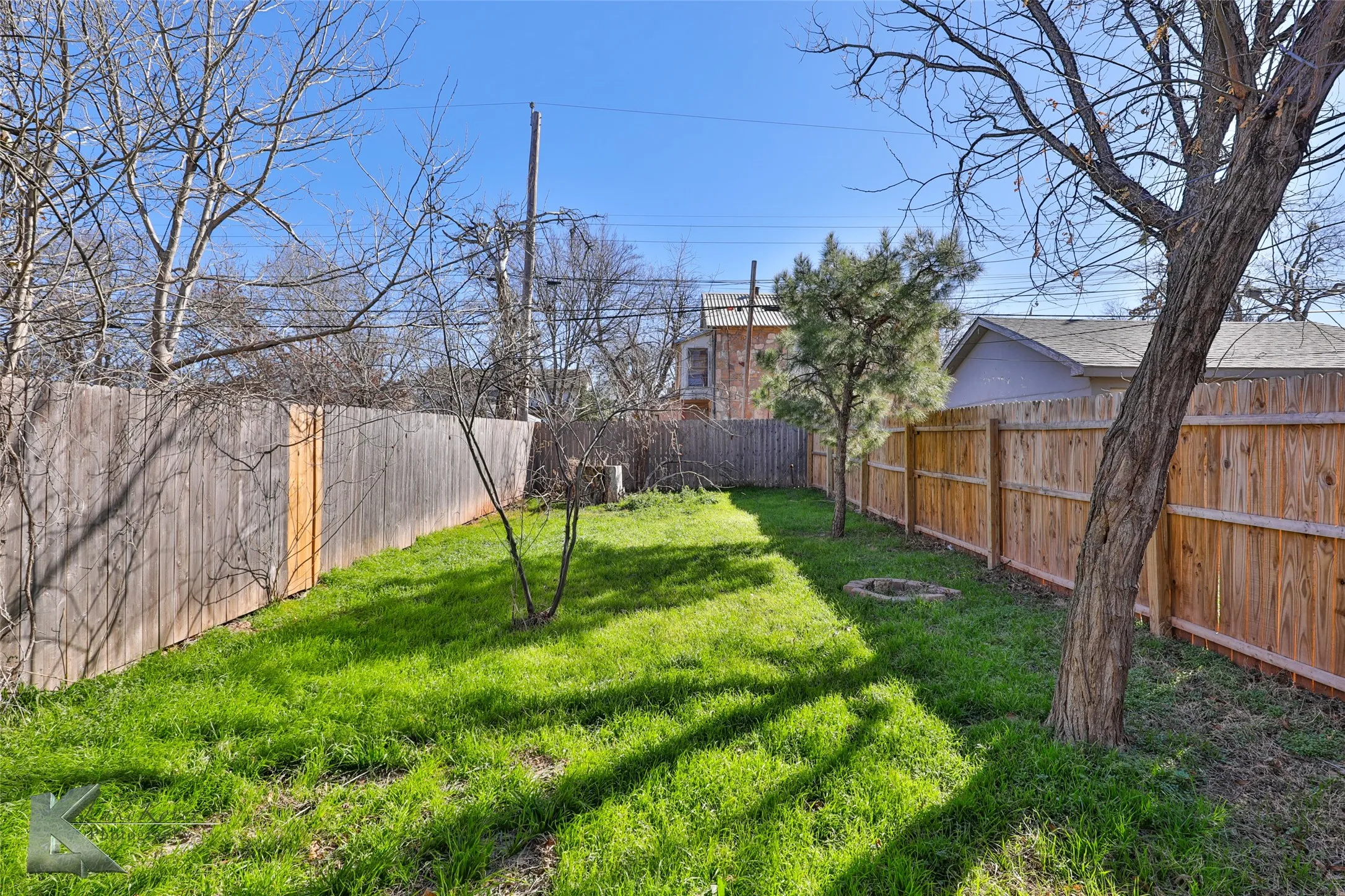 Duplex For Sale in Taylor County , 425 Sayles Boulevard, Abilene, Texas 79605, 2 Bedroom, 2 Bathroom, 2 Garage spaces, 0 Sqft, built in 1948, mls#21298155, Real Estate Agent in Abilene, Homes For Sale in Taylor county, Homes For Sale in Abilene, Realtor in Abilene Texas, Real Estate Brokerage Independent Realty Texas, Luminita Cordes Realtor