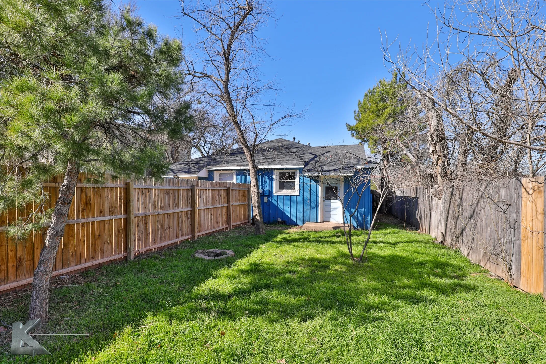 Duplex For Sale in Taylor County , 425 Sayles Boulevard, Abilene, Texas 79605, 2 Bedroom, 2 Bathroom, 2 Garage spaces, 0 Sqft, built in 1948, mls#21298155, Real Estate Agent in Abilene, Homes For Sale in Taylor county, Homes For Sale in Abilene, Realtor in Abilene Texas, Real Estate Brokerage Independent Realty Texas, Luminita Cordes Realtor
