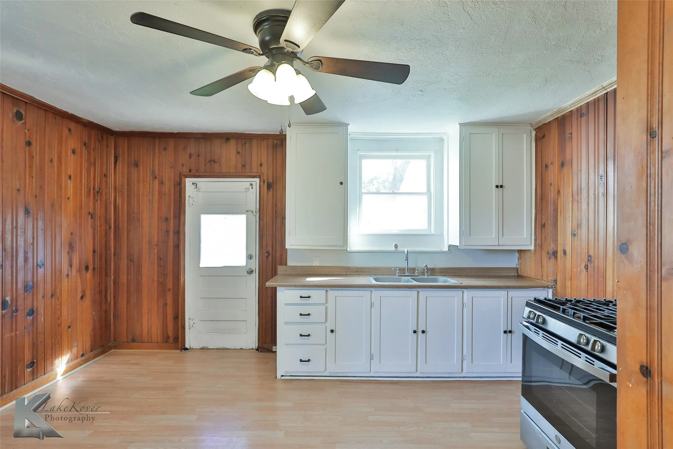 Duplex For Sale in Taylor County , 425 Sayles Boulevard, Abilene, Texas 79605, 2 Bedroom, 2 Bathroom, 2 Garage spaces, 0 Sqft, built in 1948, mls#21298155, Real Estate Agent in Abilene, Homes For Sale in Taylor county, Homes For Sale in Abilene, Realtor in Abilene Texas, Real Estate Brokerage Independent Realty Texas, Luminita Cordes Realtor