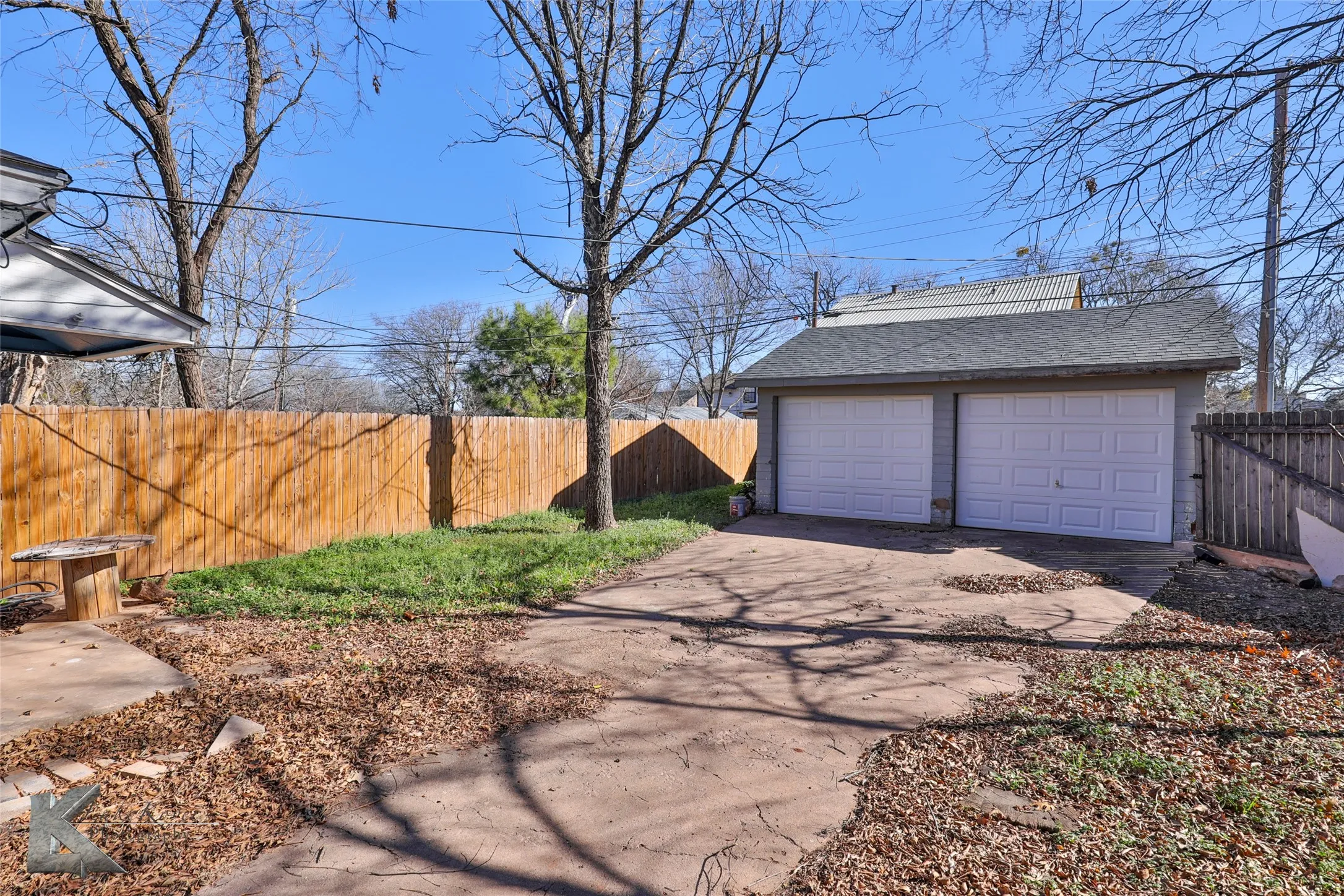 Duplex For Sale in Taylor County , 425 Sayles Boulevard, Abilene, Texas 79605, 2 Bedroom, 2 Bathroom, 2 Garage spaces, 0 Sqft, built in 1948, mls#21298155, Real Estate Agent in Abilene, Homes For Sale in Taylor county, Homes For Sale in Abilene, Realtor in Abilene Texas, Real Estate Brokerage Independent Realty Texas, Luminita Cordes Realtor
