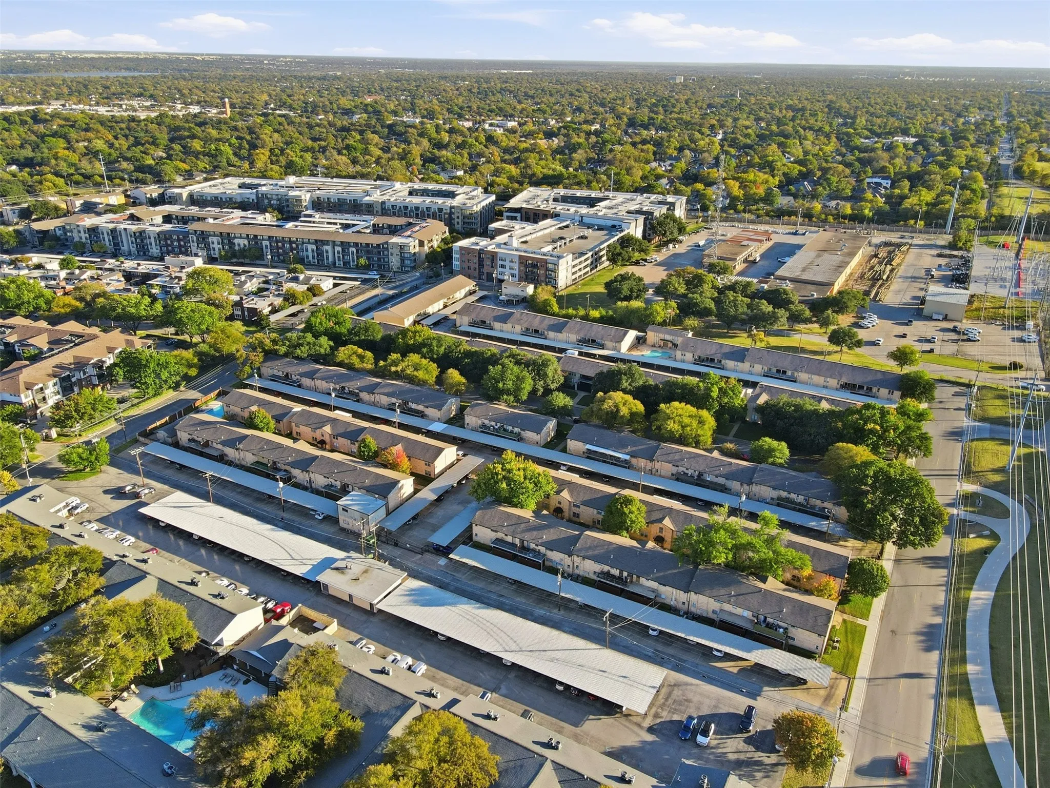 Condominium For Rent in Dallas County , 5817 Sandhurst Lane B, Dallas, Texas 75206, 2 Bedroom, 2 Bathroom, Garage spaces, 1,157 Sqft, built in 1967, mls#21300231, Real Estate Agent in Dallas, Homes For Rent in Dallas county, Homes For Rent in Dallas, Realtor in Dallas Texas, Real Estate Brokerage Independent Realty Texas, Luminita Cordes Realtor