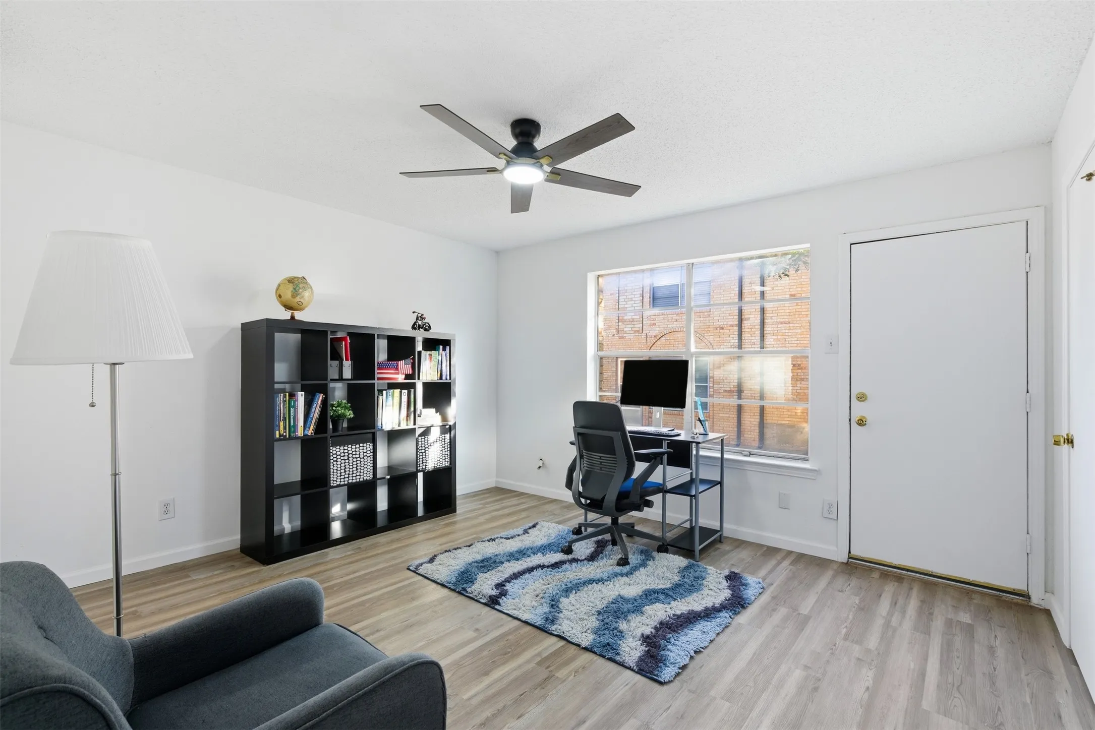 Condominium For Rent in Dallas County , 5817 Sandhurst Lane B, Dallas, Texas 75206, 2 Bedroom, 2 Bathroom, Garage spaces, 1,157 Sqft, built in 1967, mls#21300231, Real Estate Agent in Dallas, Homes For Rent in Dallas county, Homes For Rent in Dallas, Realtor in Dallas Texas, Real Estate Brokerage Independent Realty Texas, Luminita Cordes Realtor