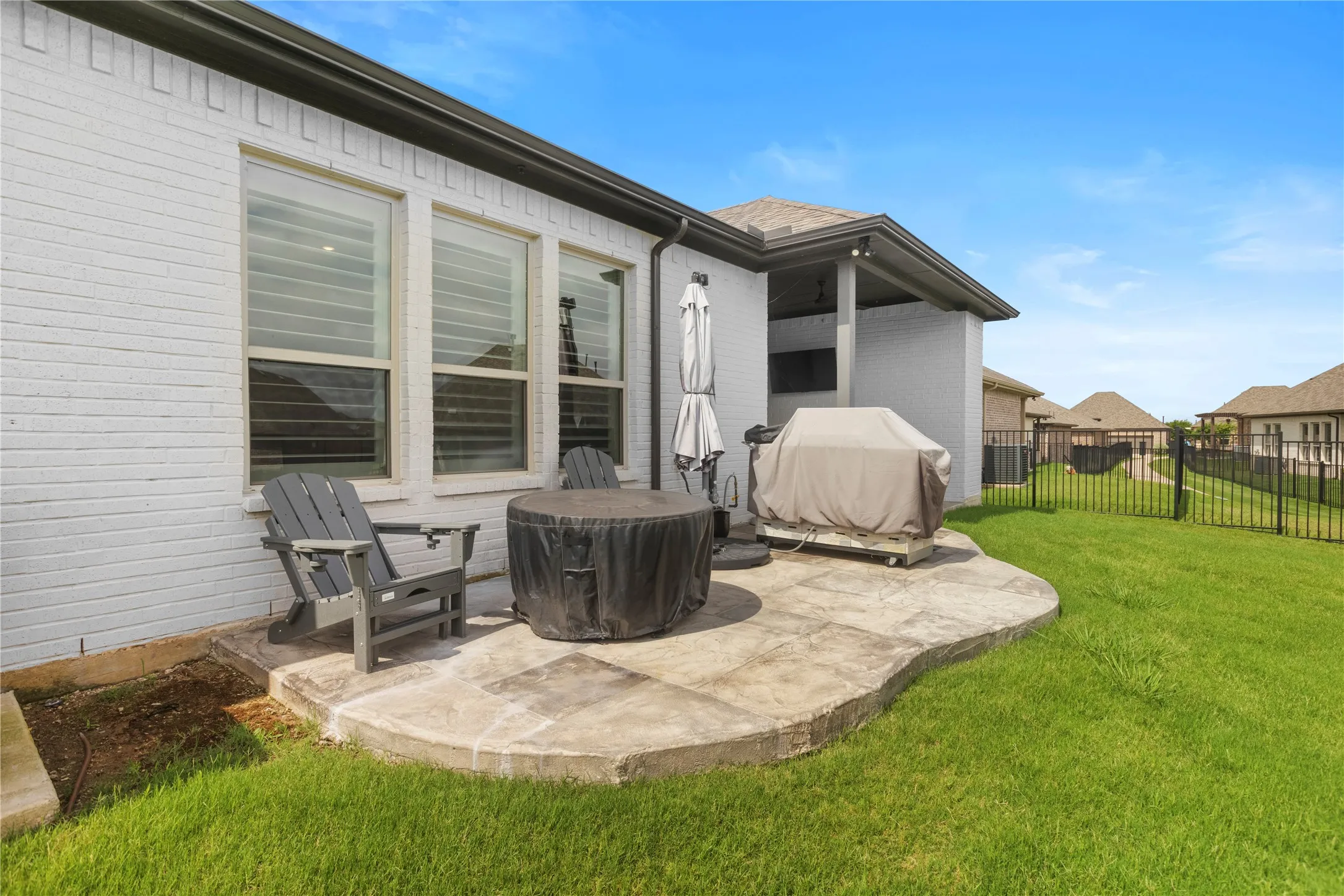 Single Family Residence For Sale in Rockwall County , 1628 Madrid Way, Rockwall, Texas 75087, 2 Bedroom, 2 Bathroom, 3 Garage spaces, 2,276 Sqft, built in 2022, mls#21298199, Real Estate Agent in Rockwall, Homes For Sale in Rockwall county, Homes For Sale in Rockwall, Realtor in Rockwall Texas, Real Estate Brokerage Independent Realty Texas, Luminita Cordes Realtor