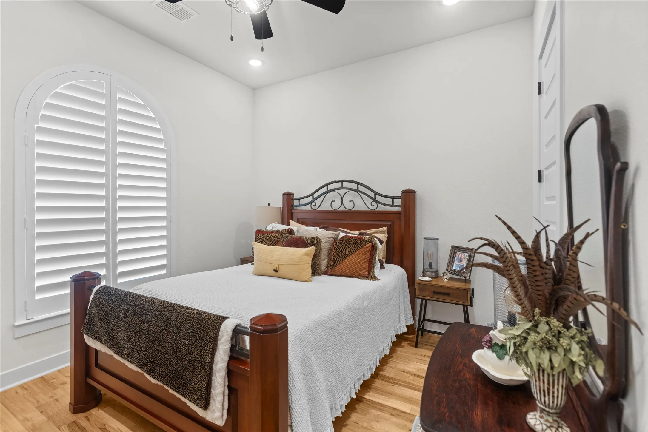 Single Family Residence For Sale in Rockwall County , 1628 Madrid Way, Rockwall, Texas 75087, 2 Bedroom, 2 Bathroom, 3 Garage spaces, 2,276 Sqft, built in 2022, mls#21298199, Real Estate Agent in Rockwall, Homes For Sale in Rockwall county, Homes For Sale in Rockwall, Realtor in Rockwall Texas, Real Estate Brokerage Independent Realty Texas, Luminita Cordes Realtor