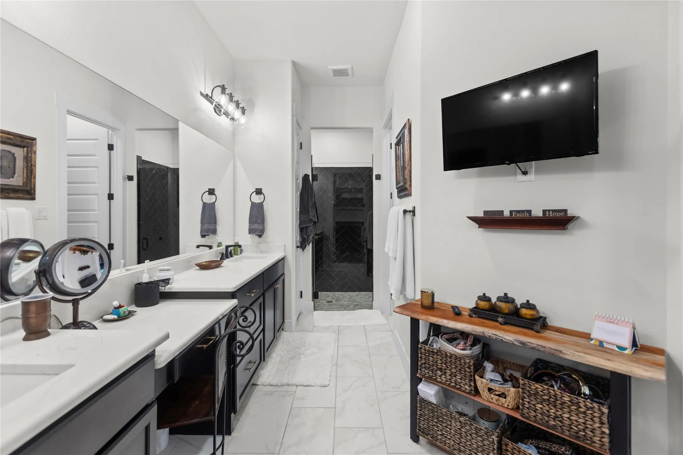 Single Family Residence For Sale in Rockwall County , 1628 Madrid Way, Rockwall, Texas 75087, 2 Bedroom, 2 Bathroom, 3 Garage spaces, 2,276 Sqft, built in 2022, mls#21298199, Real Estate Agent in Rockwall, Homes For Sale in Rockwall county, Homes For Sale in Rockwall, Realtor in Rockwall Texas, Real Estate Brokerage Independent Realty Texas, Luminita Cordes Realtor